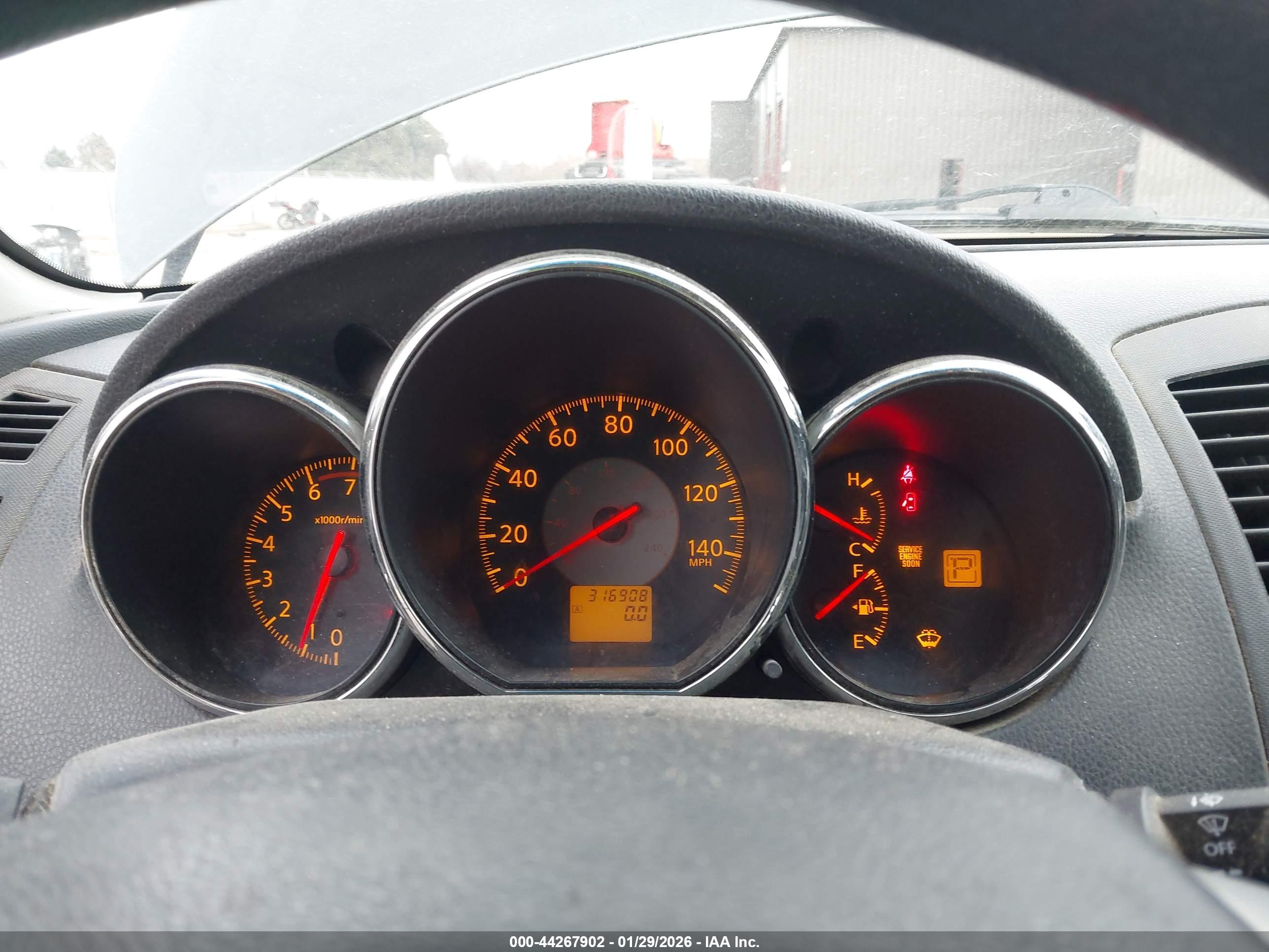 NISSAN ALTIMA image 7