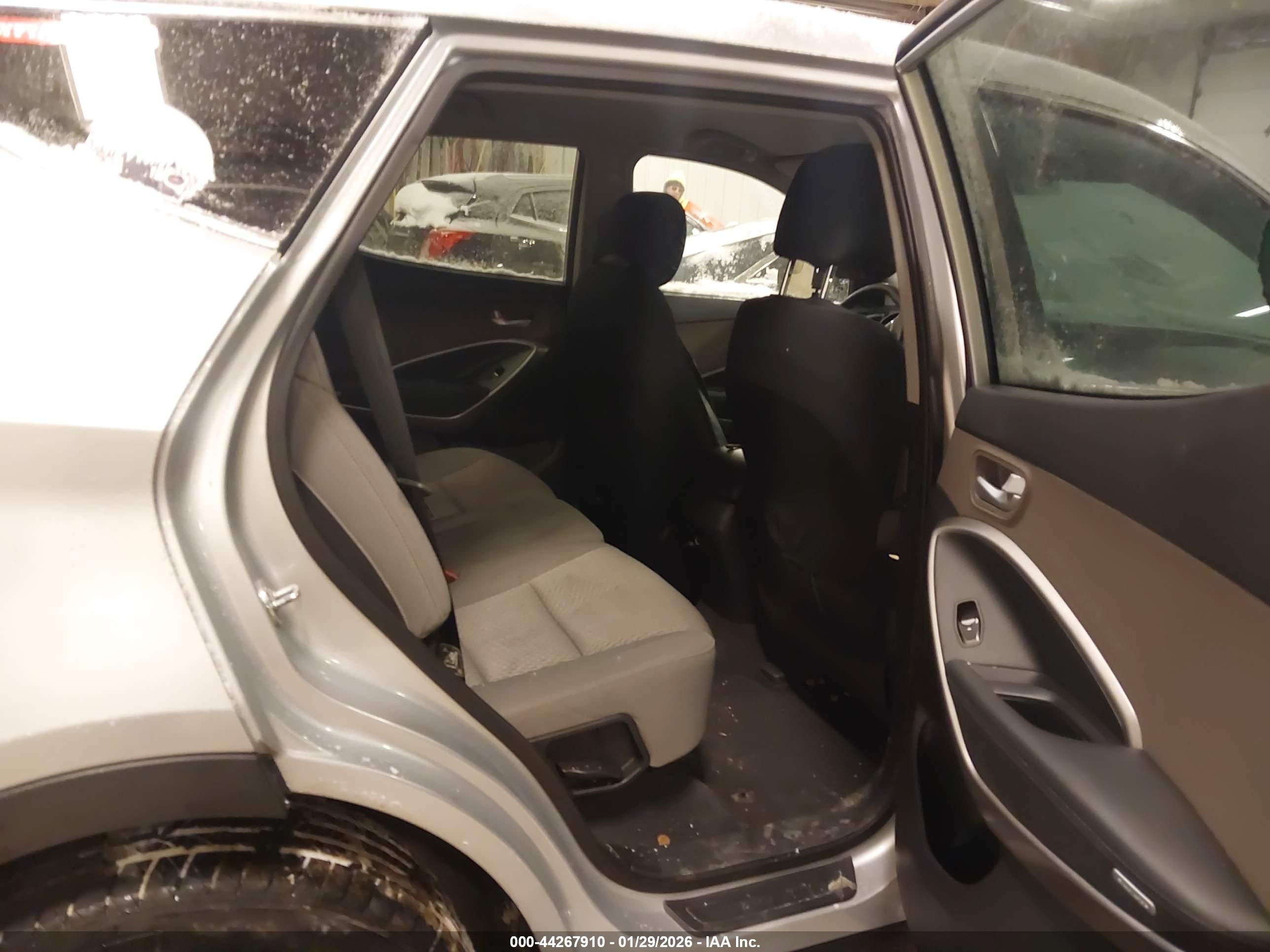 HYUNDAI SANTA image 8