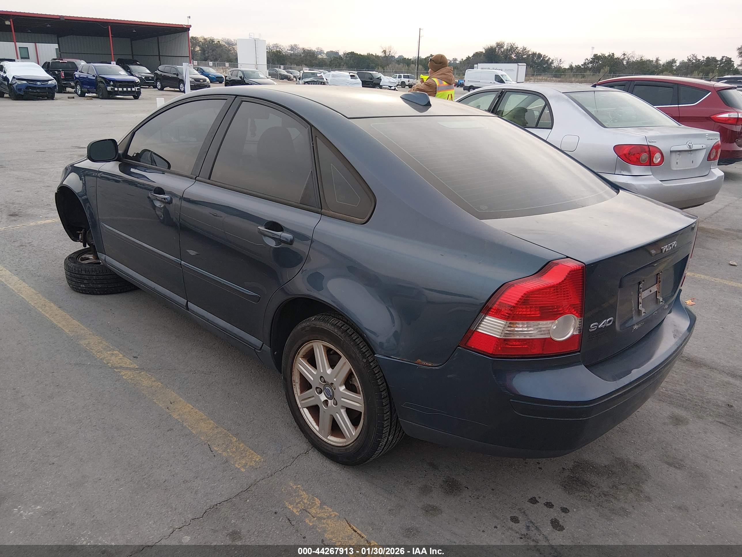 VOLVO S40 image 3
