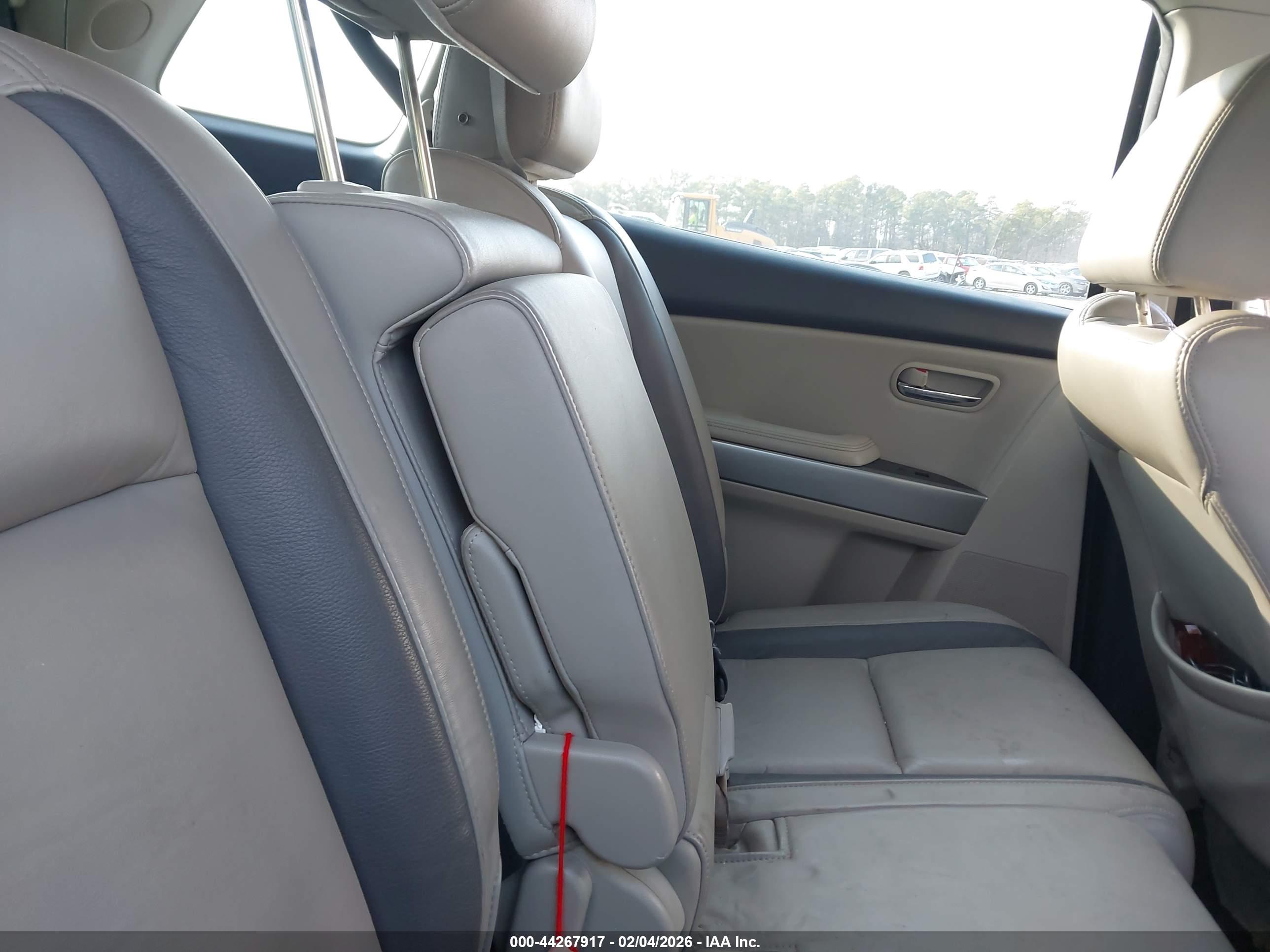 MAZDA CX-9 image 8