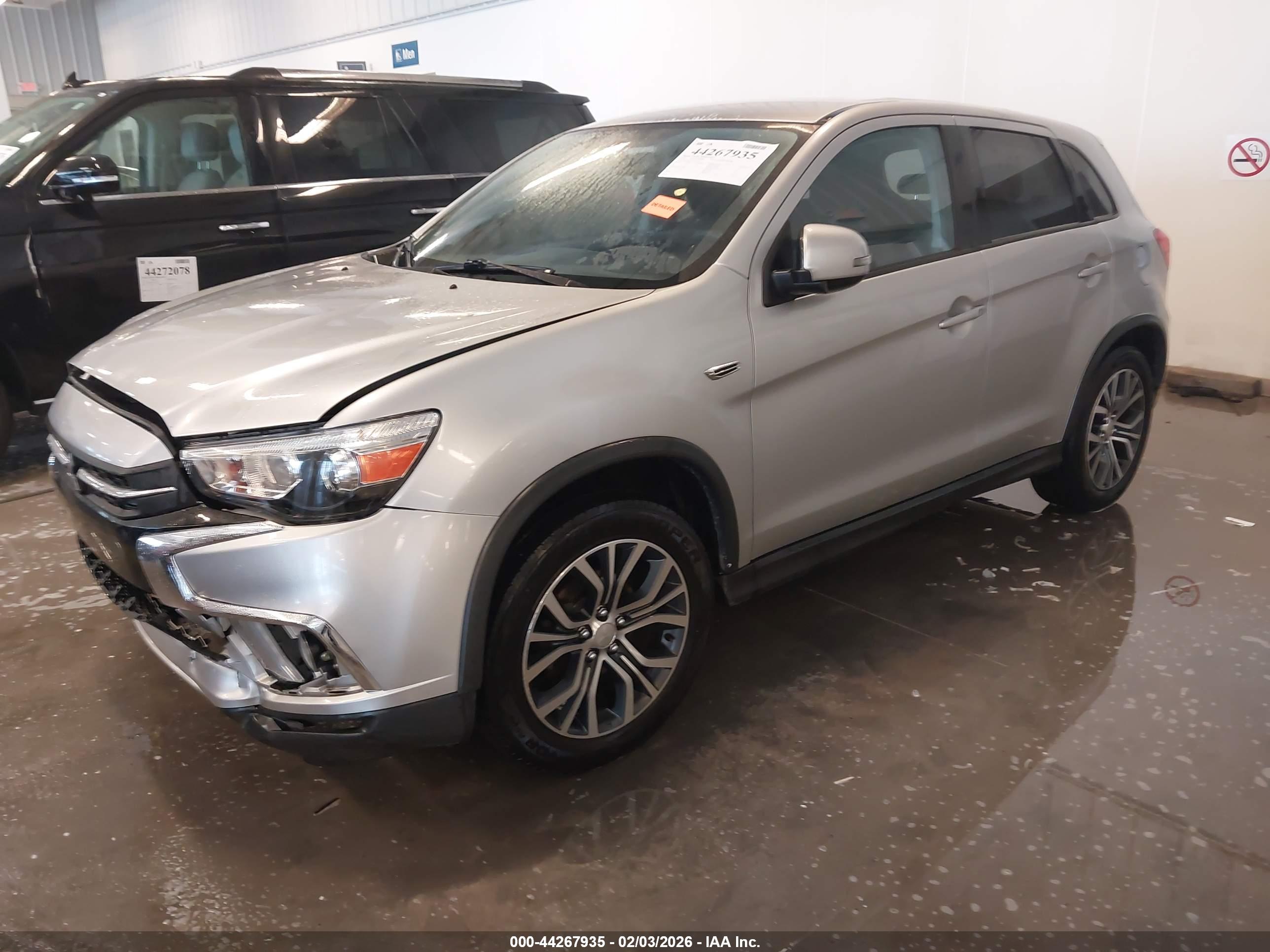 MITSUBISHI OUTLANDER image 2
