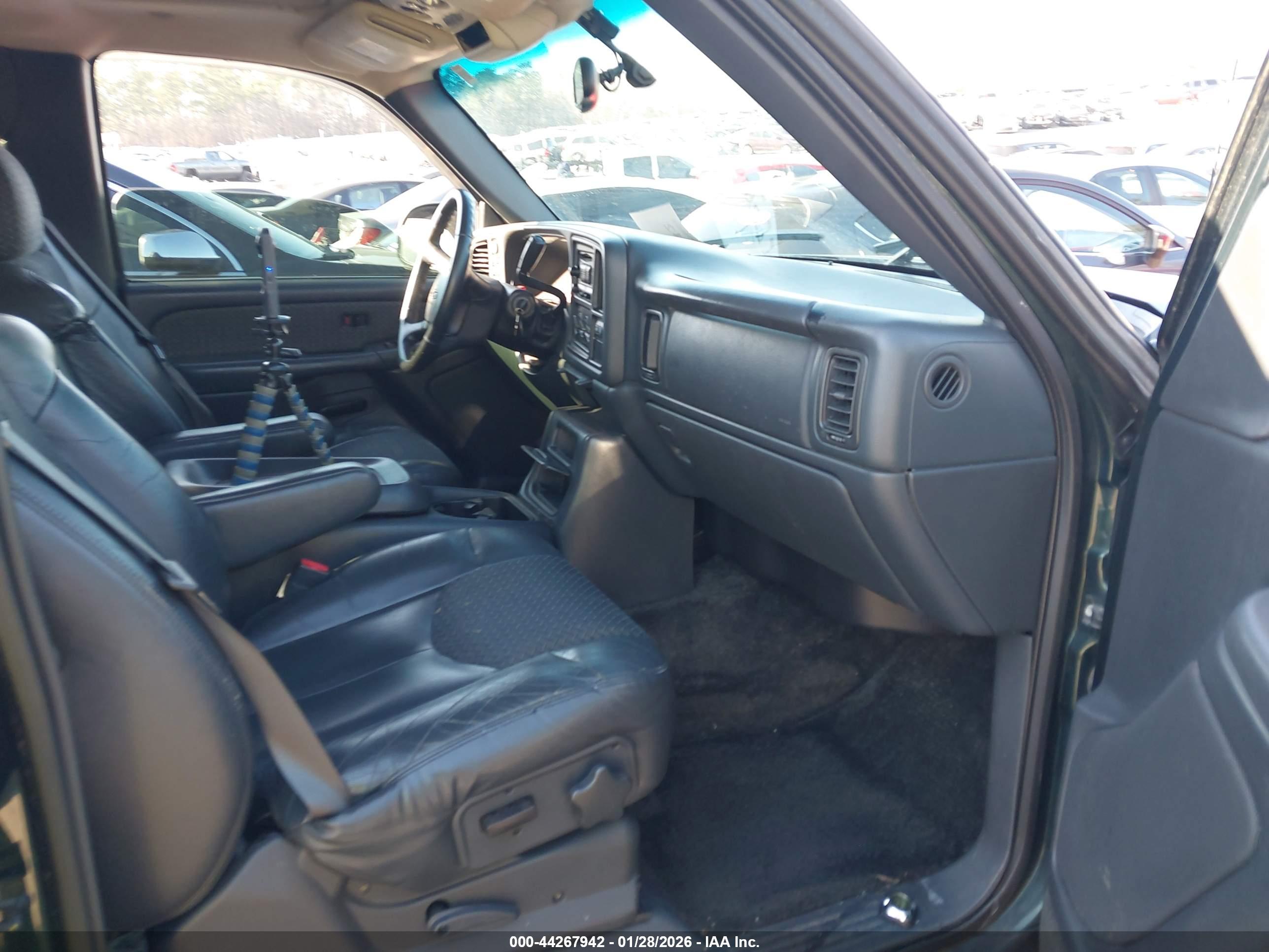 CHEVROLET AVALANCHE image 5