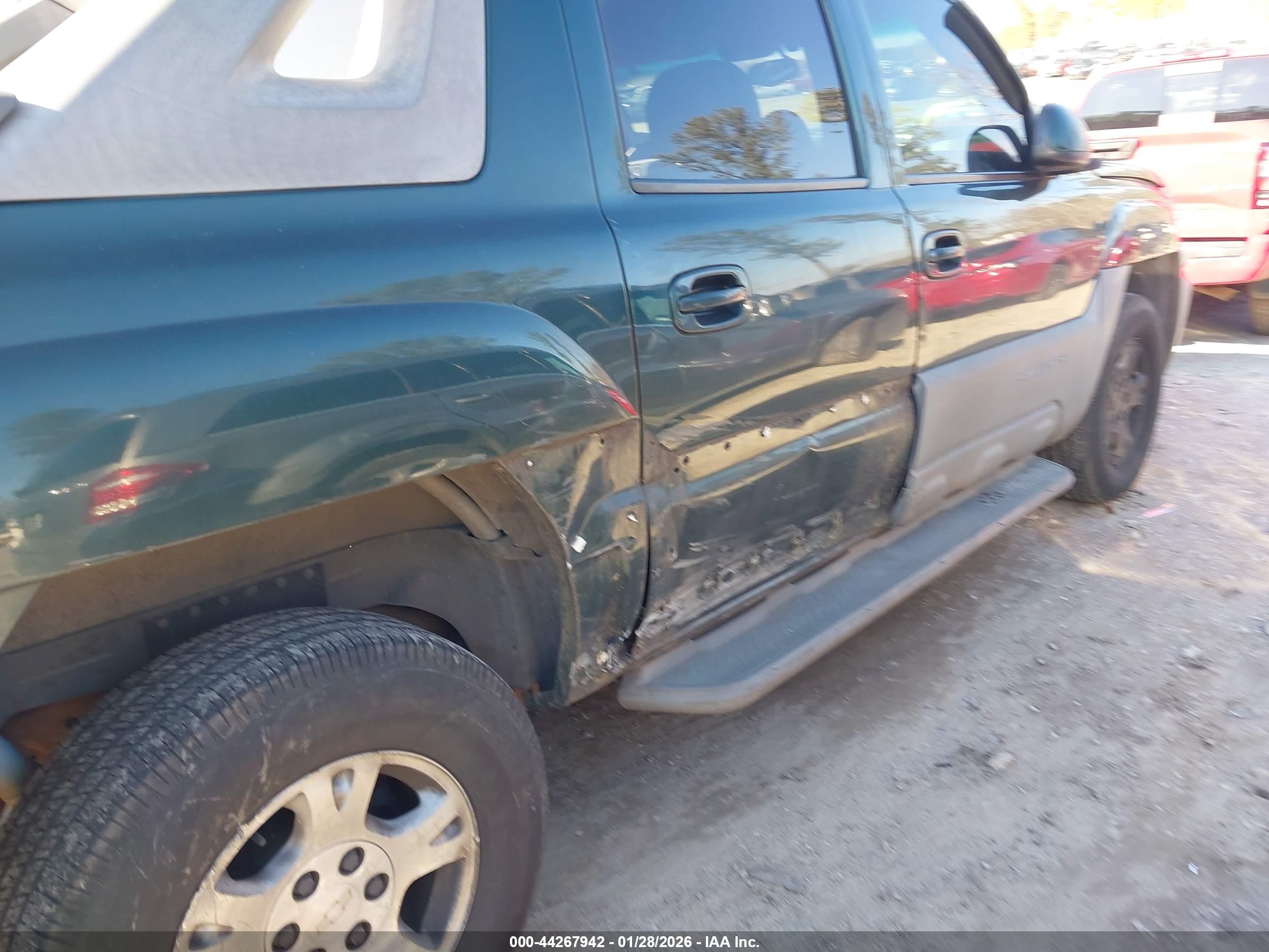 CHEVROLET AVALANCHE image 6
