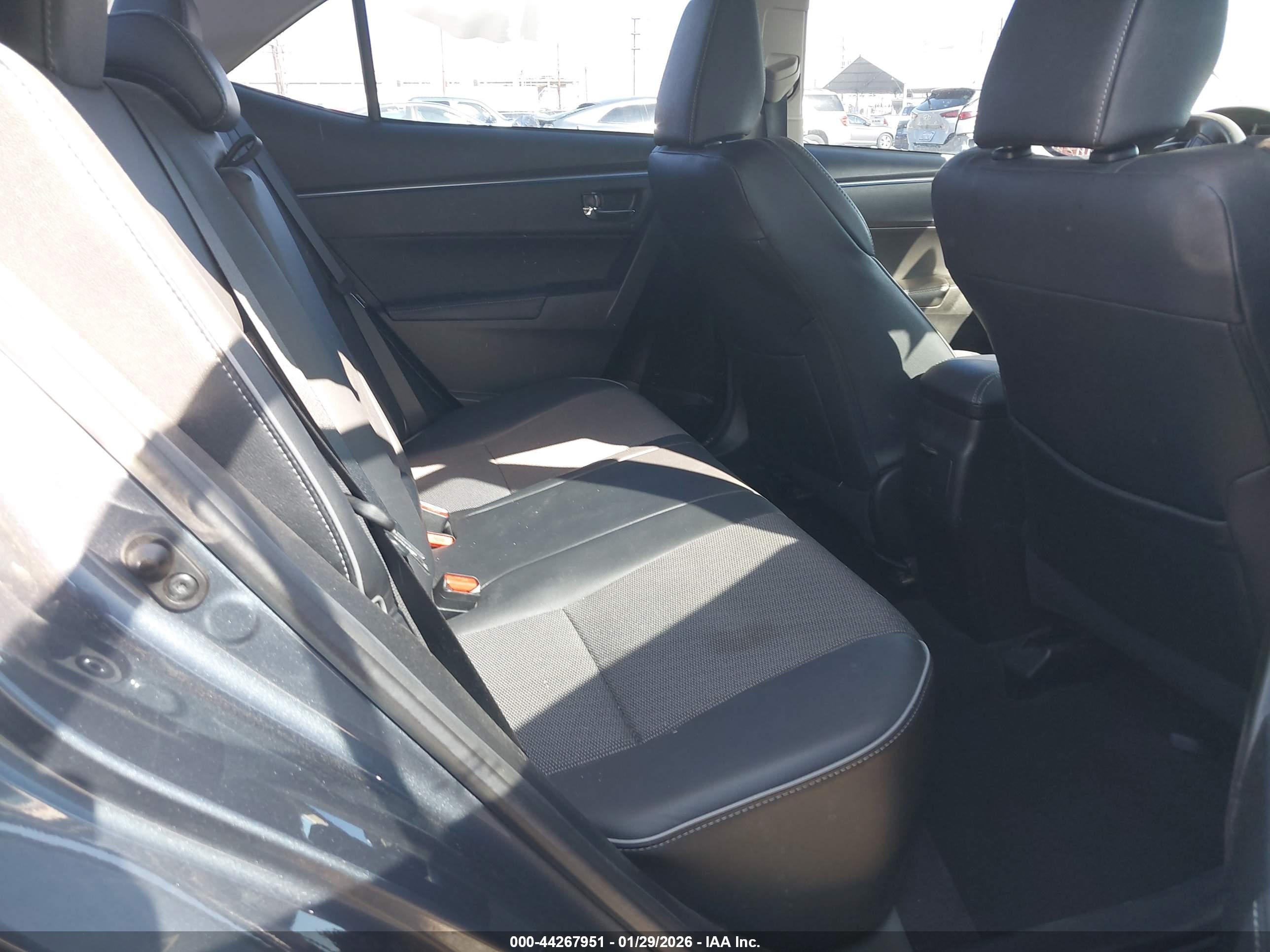TOYOTA COROLLA image 8