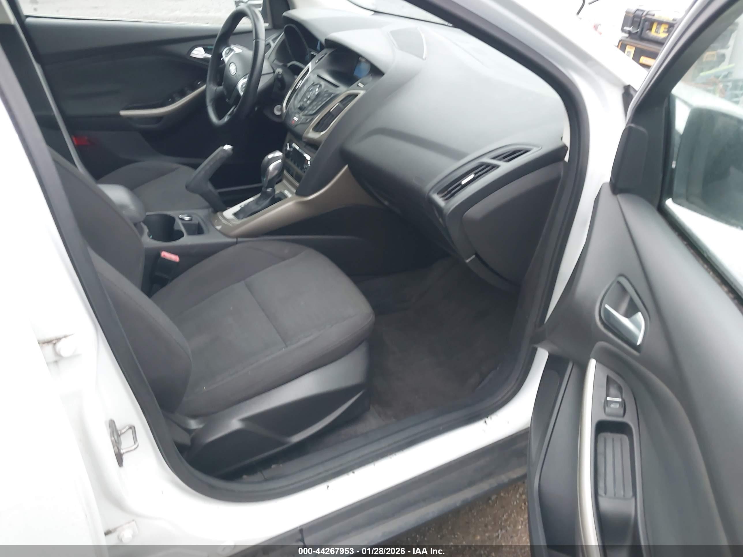 FORD FOCUS image 5