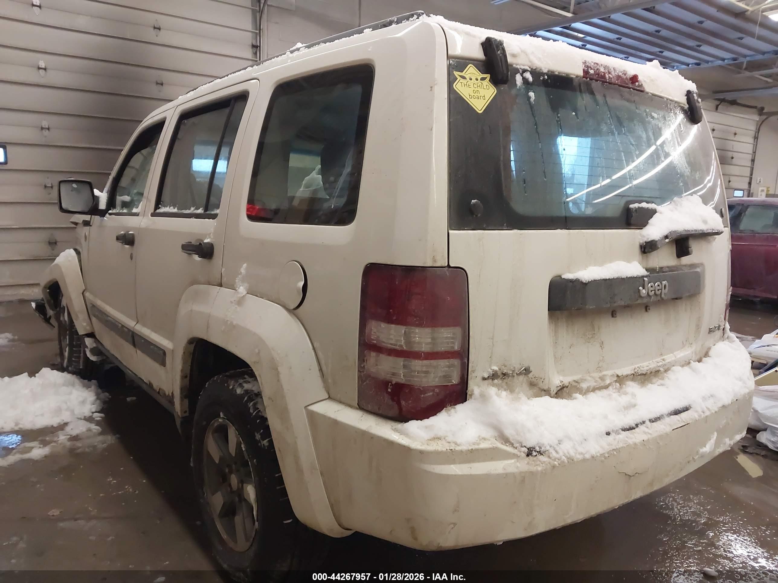 JEEP LIBERTY image 3