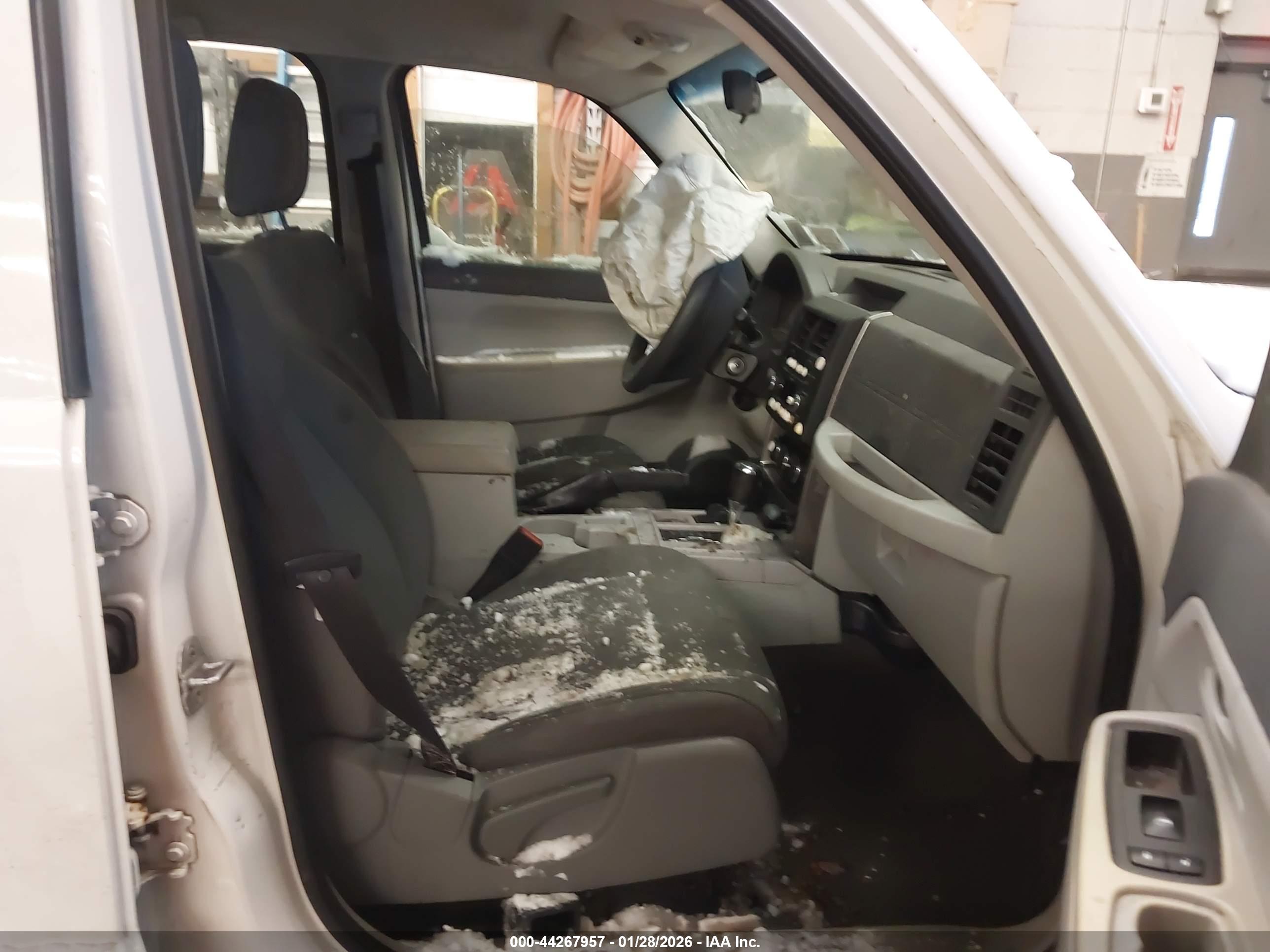 JEEP LIBERTY image 5