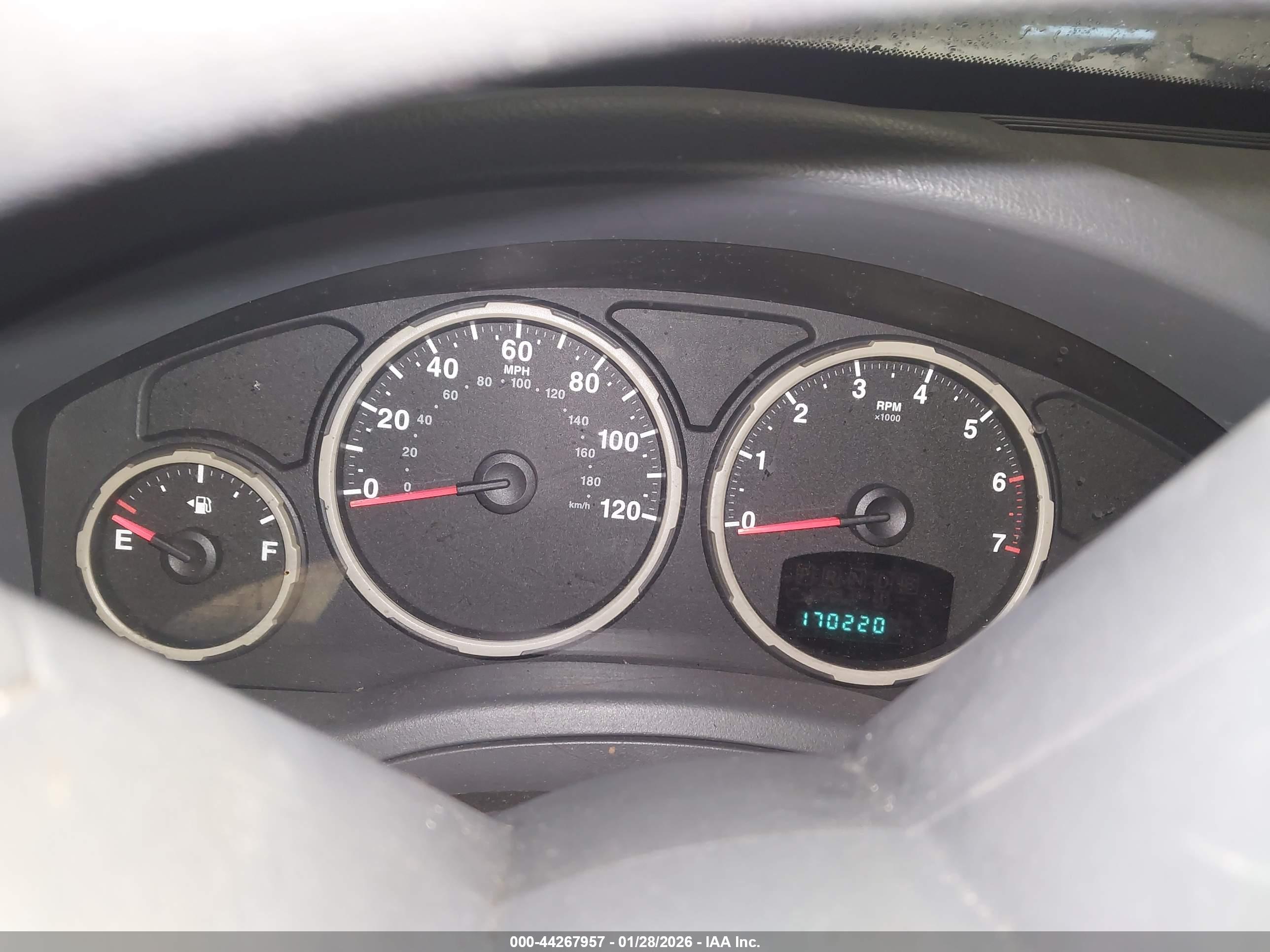 JEEP LIBERTY image 7