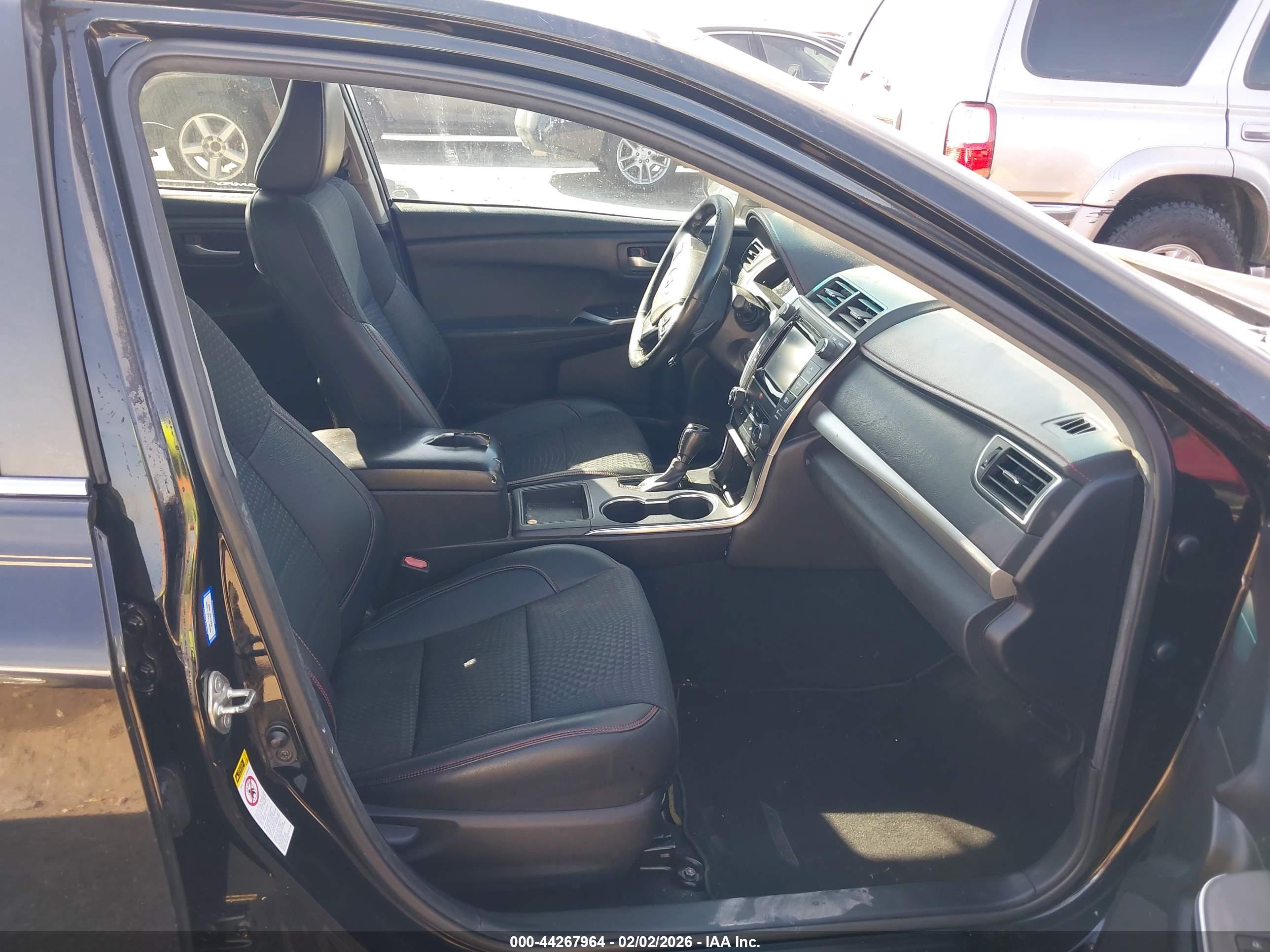 TOYOTA CAMRY image 5