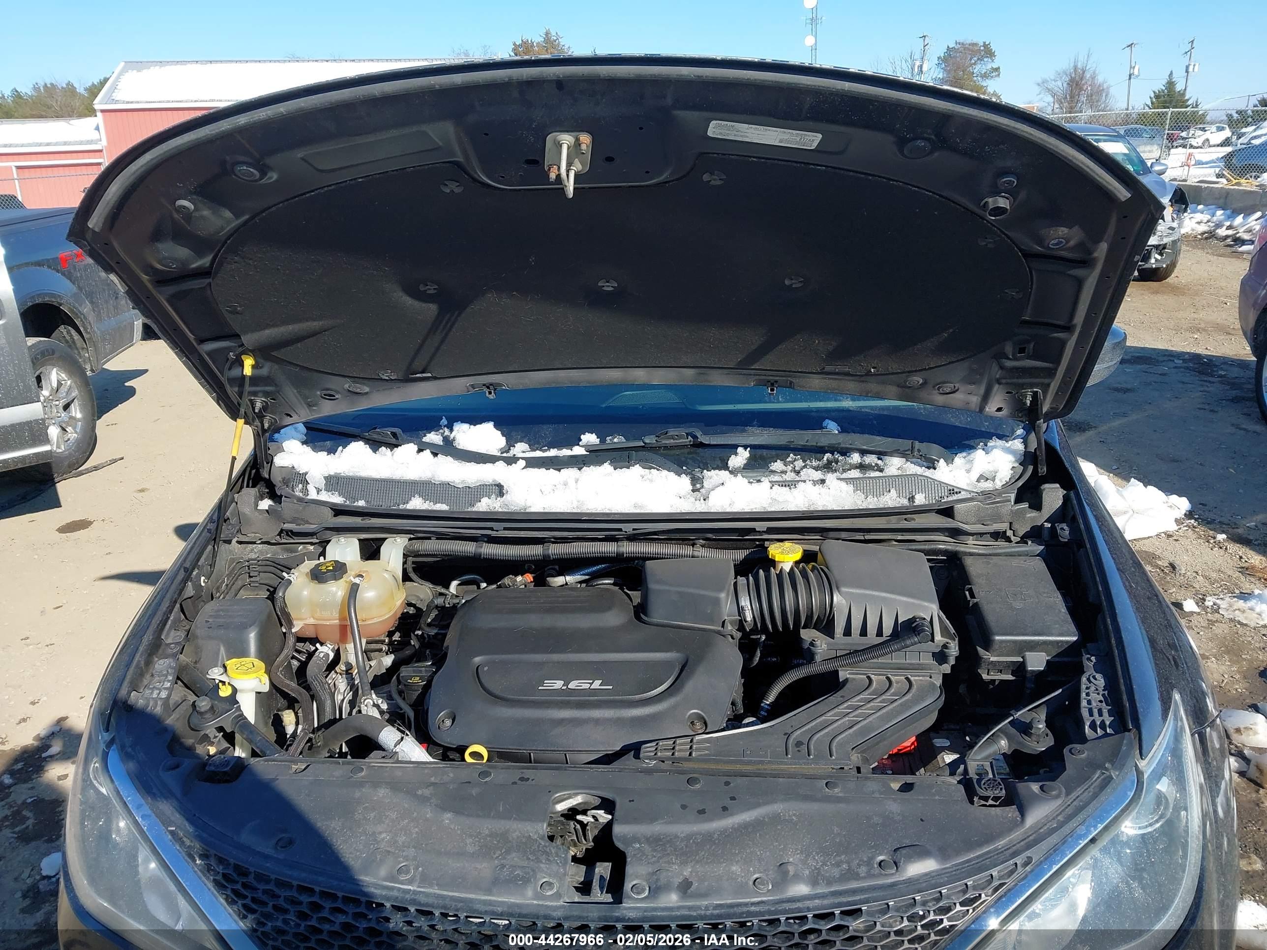 CHRYSLER PACIFICA image 10