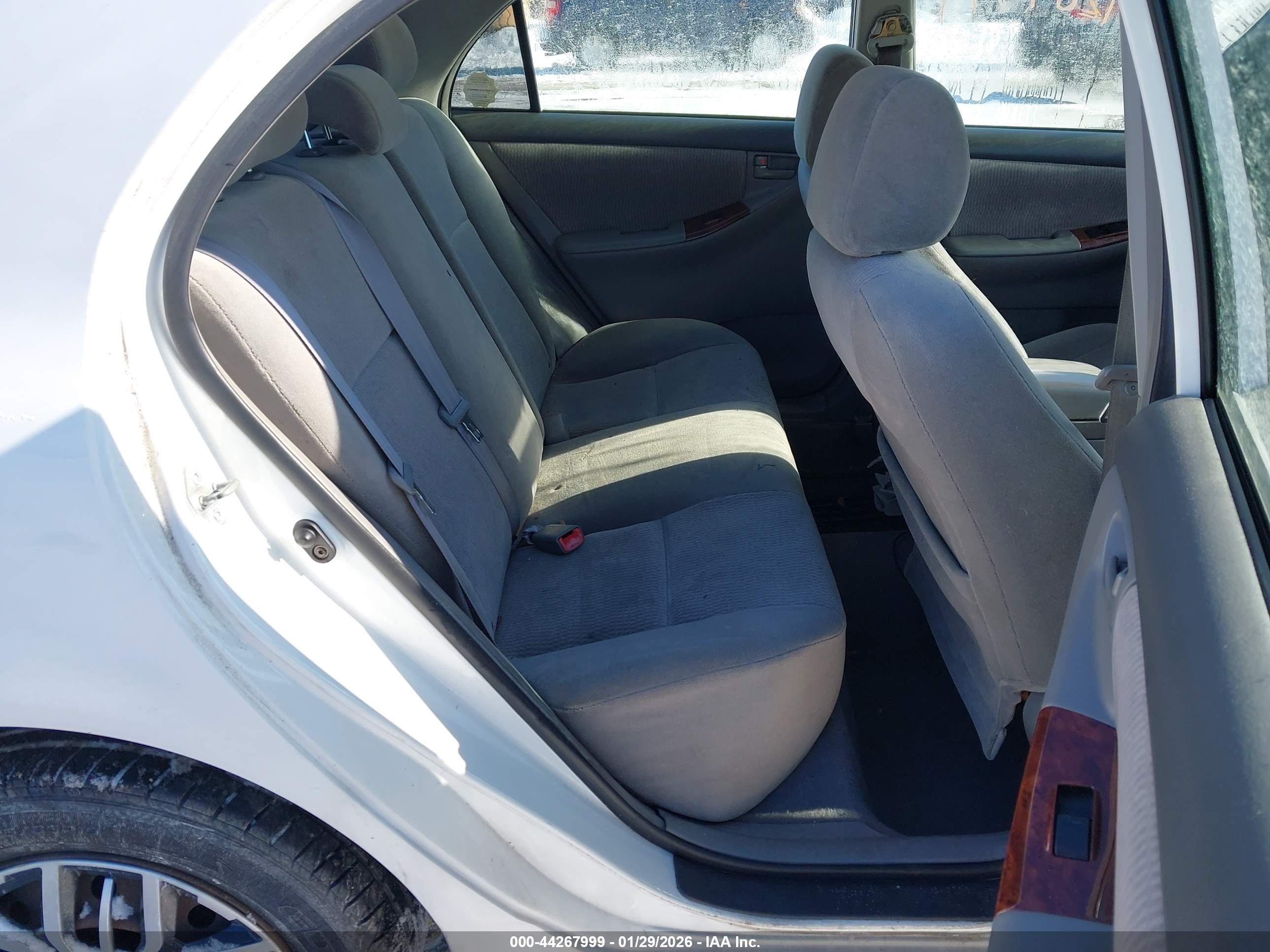 TOYOTA COROLLA image 8