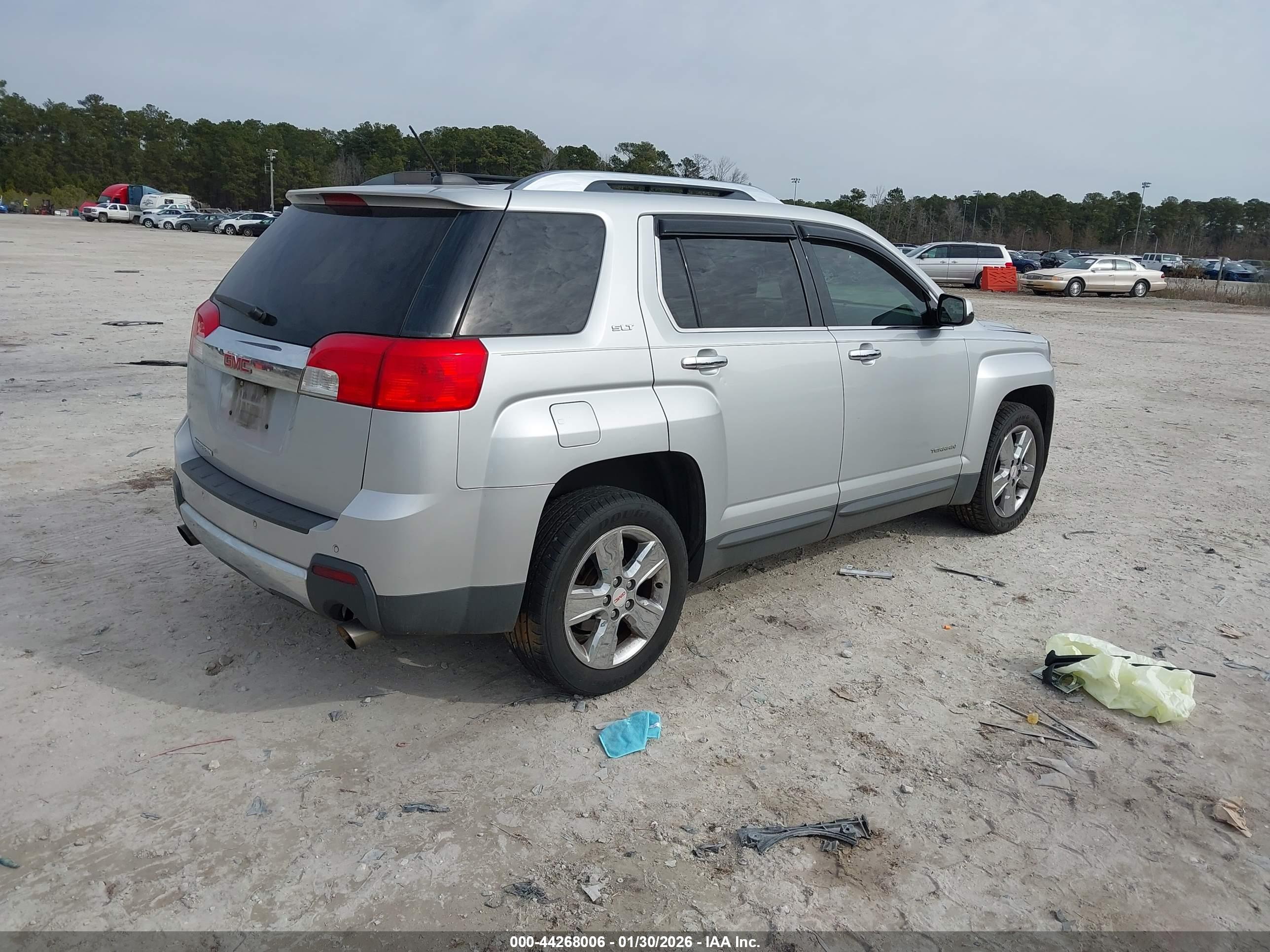 GMC TERRAIN image 4