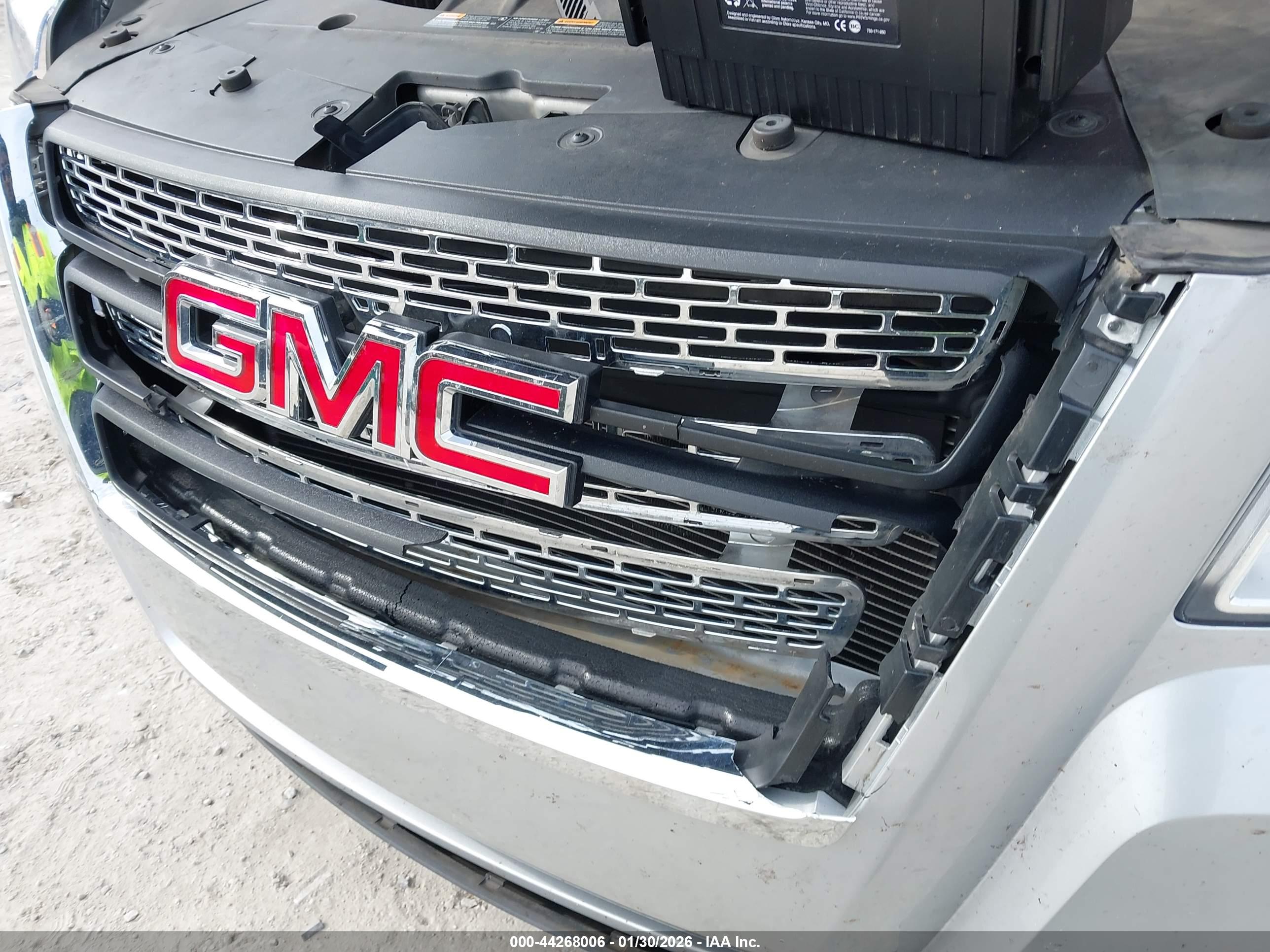 GMC TERRAIN image 6
