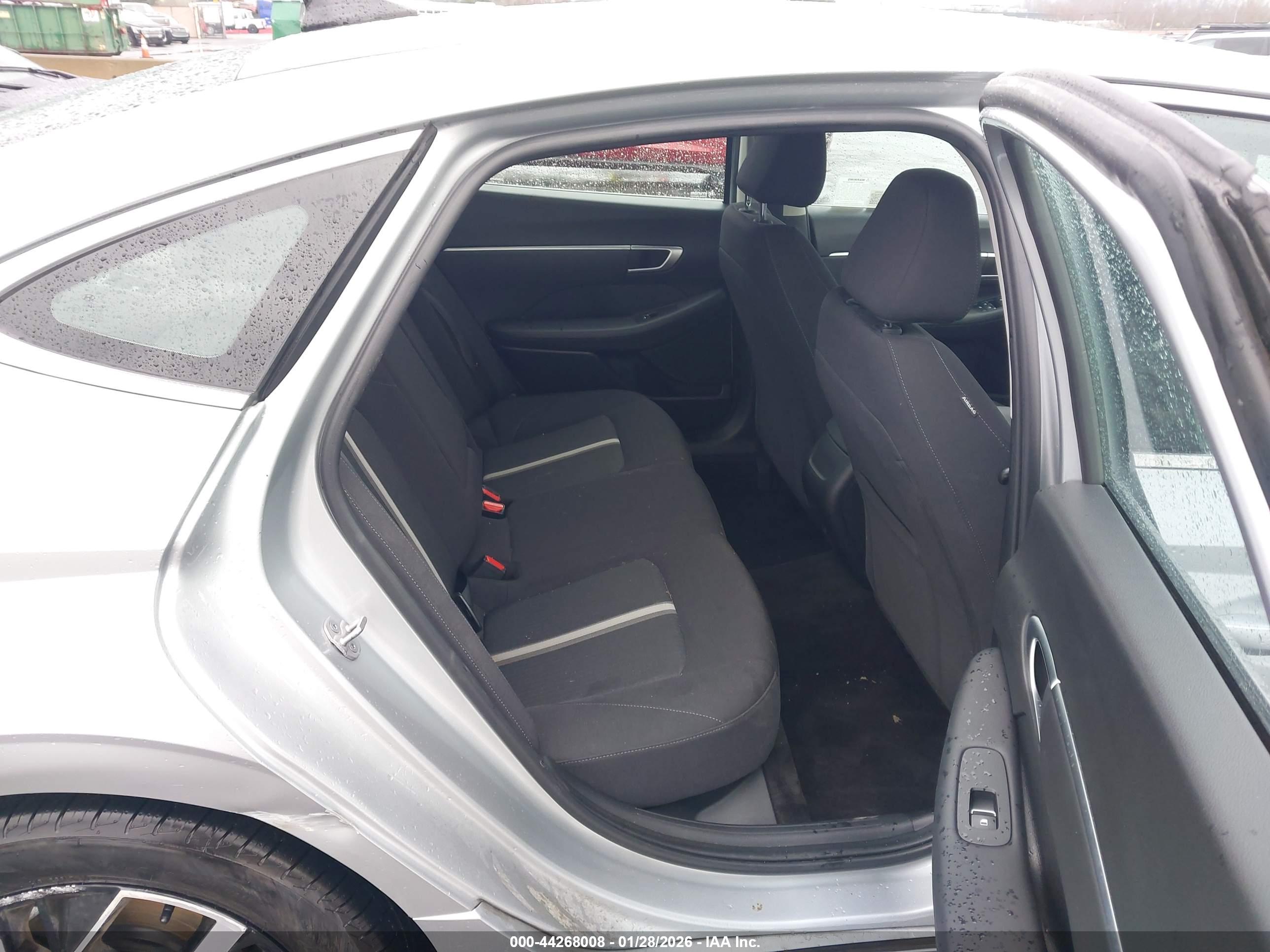 HYUNDAI SONATA image 8
