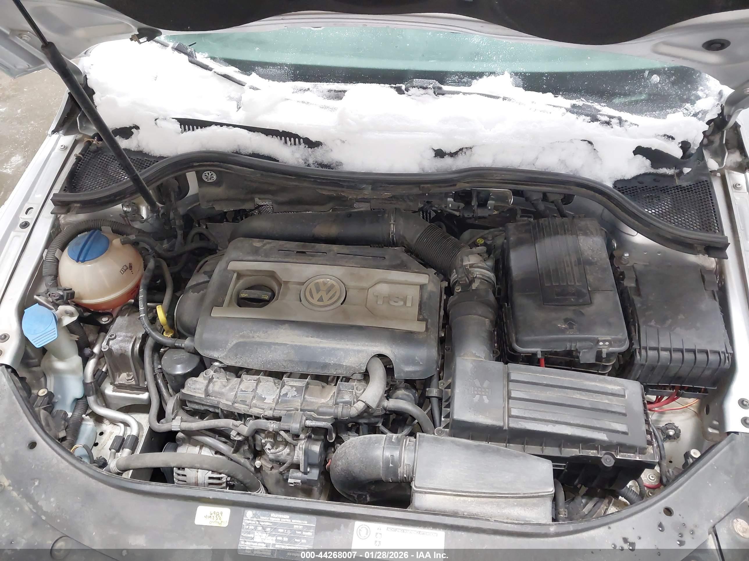 VOLKSWAGEN CC image 10