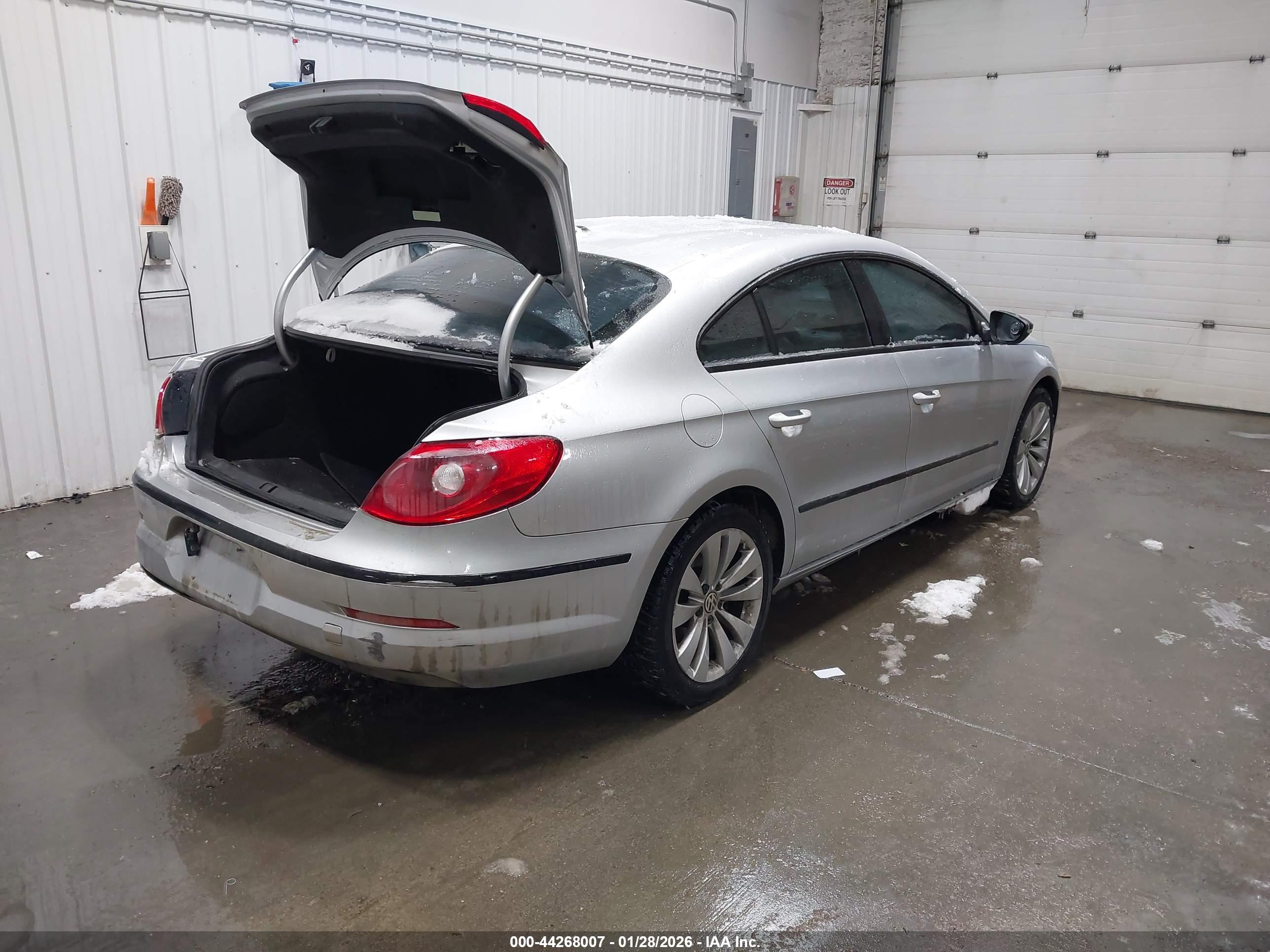 VOLKSWAGEN CC image 4