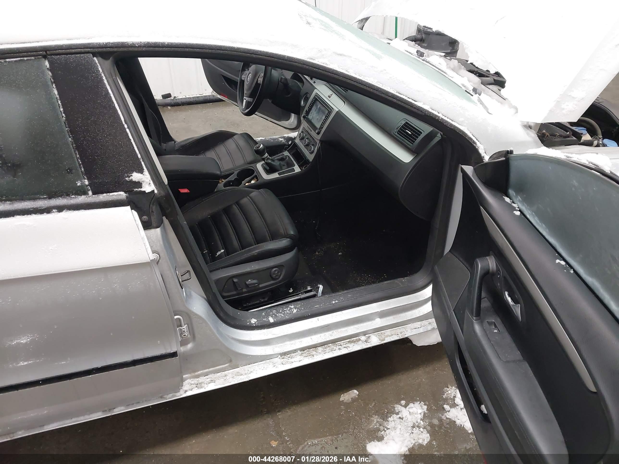 VOLKSWAGEN CC image 5