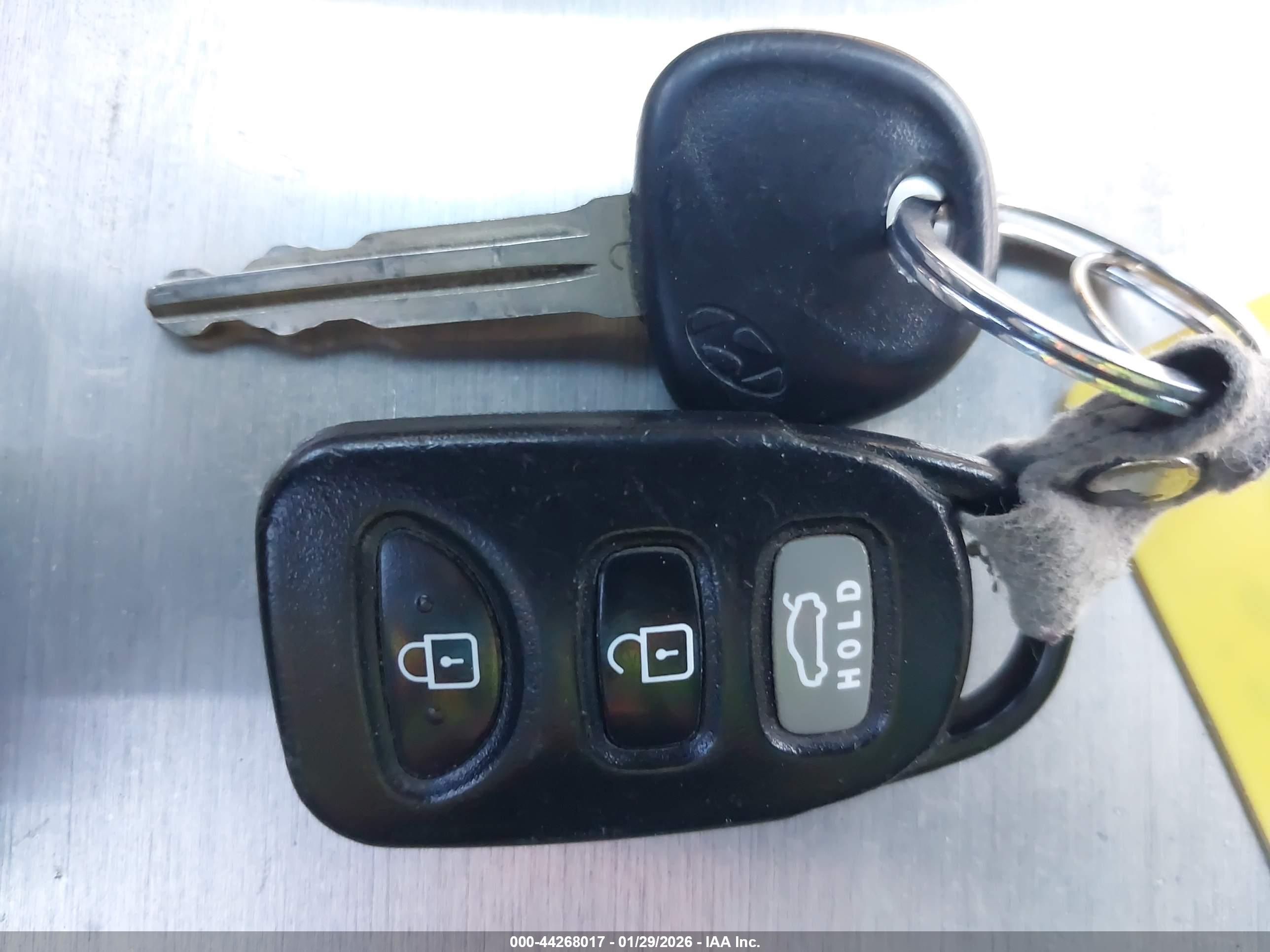 HYUNDAI ELANTRA image 11