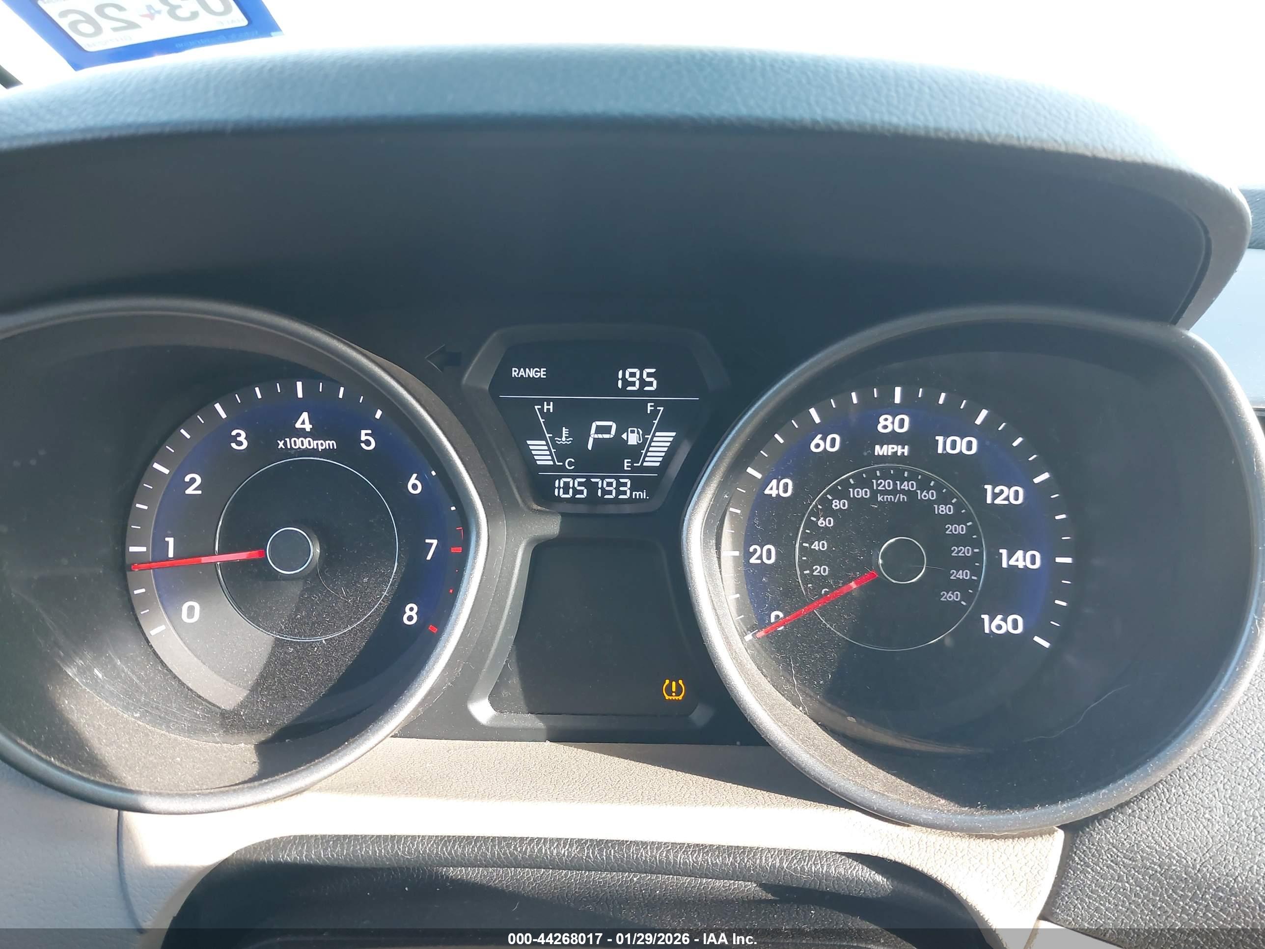 HYUNDAI ELANTRA image 7