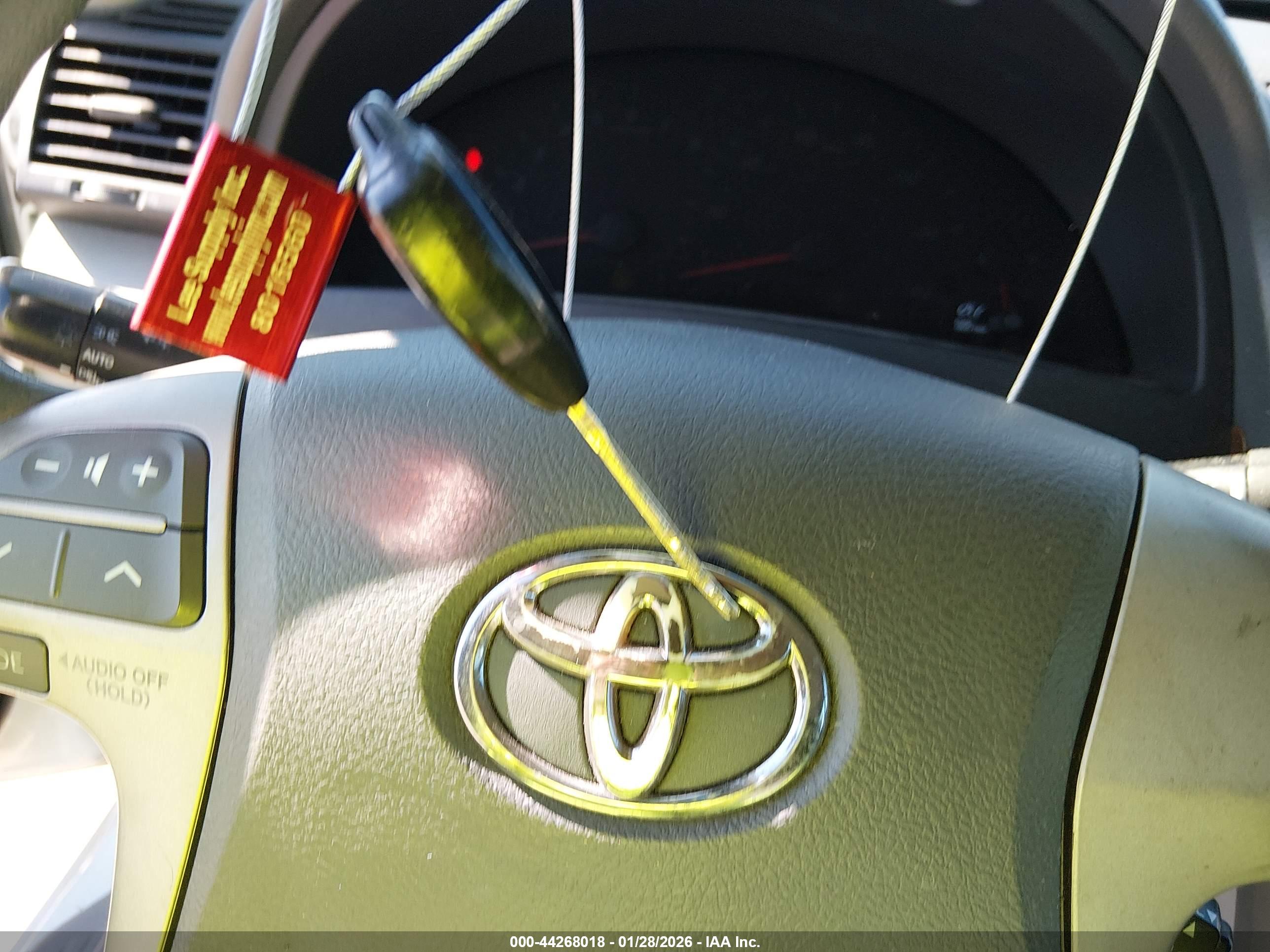 TOYOTA CAMRY image 11