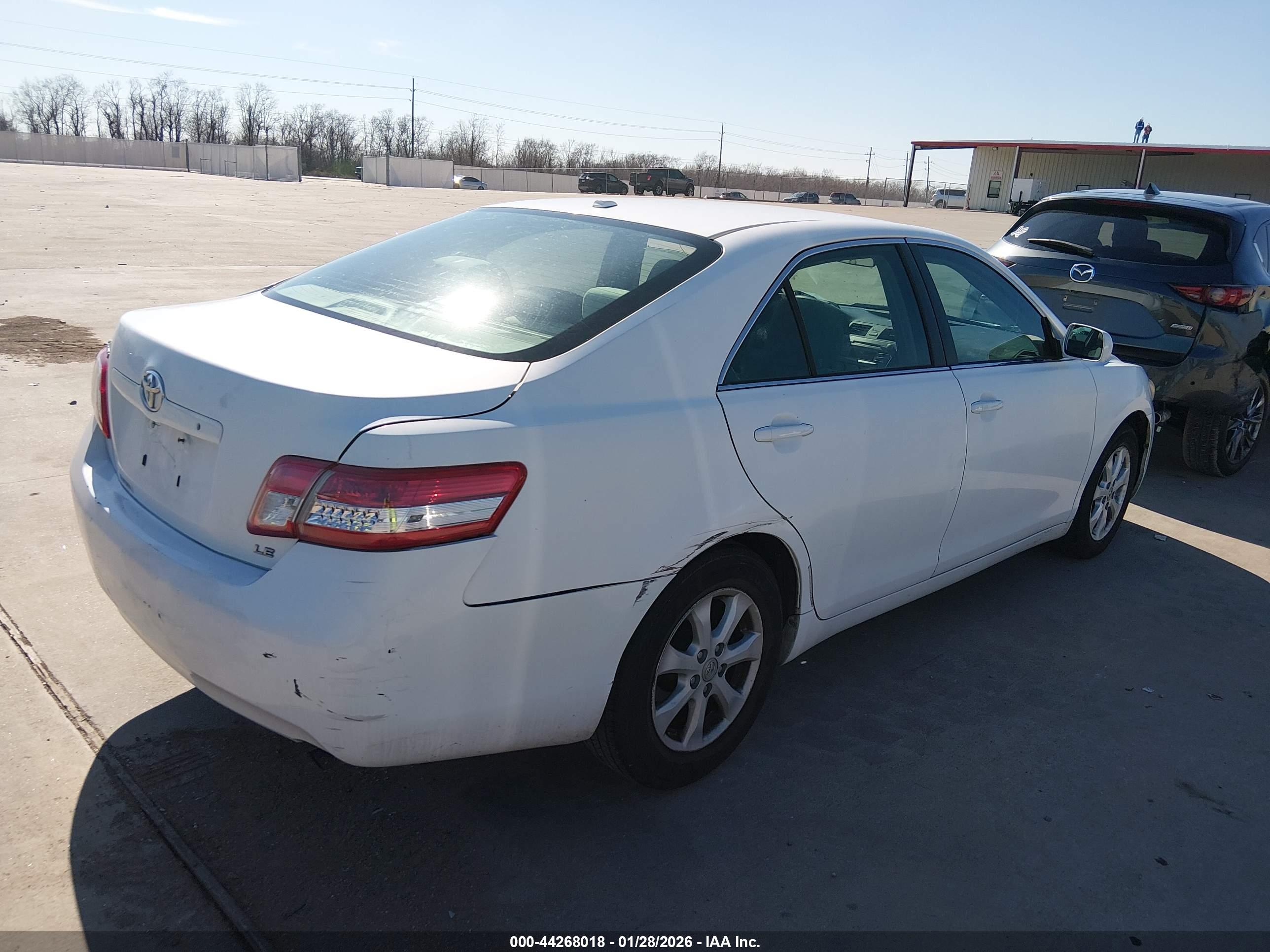 TOYOTA CAMRY image 4