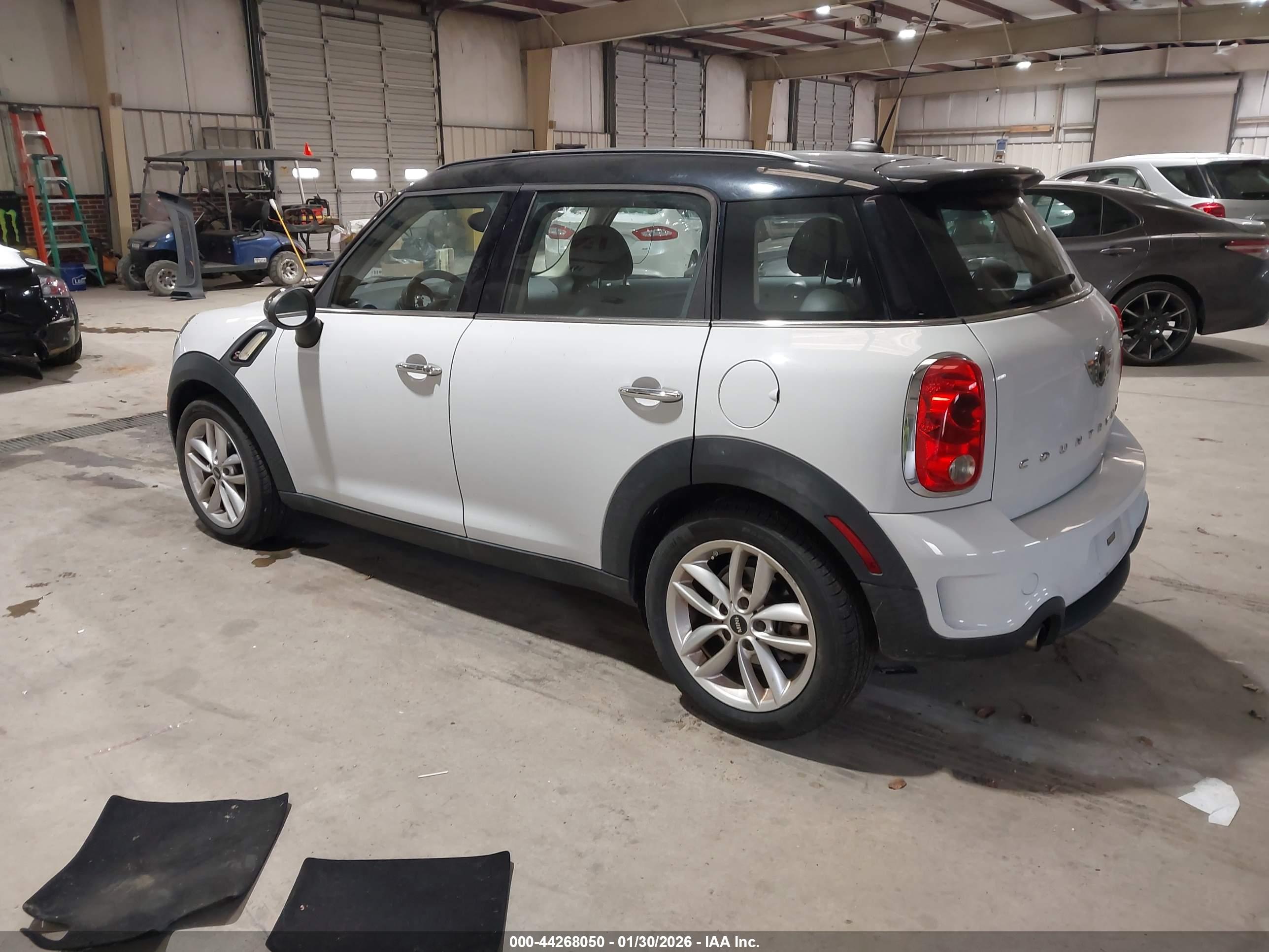 MINI COUNTRYMAN image 3
