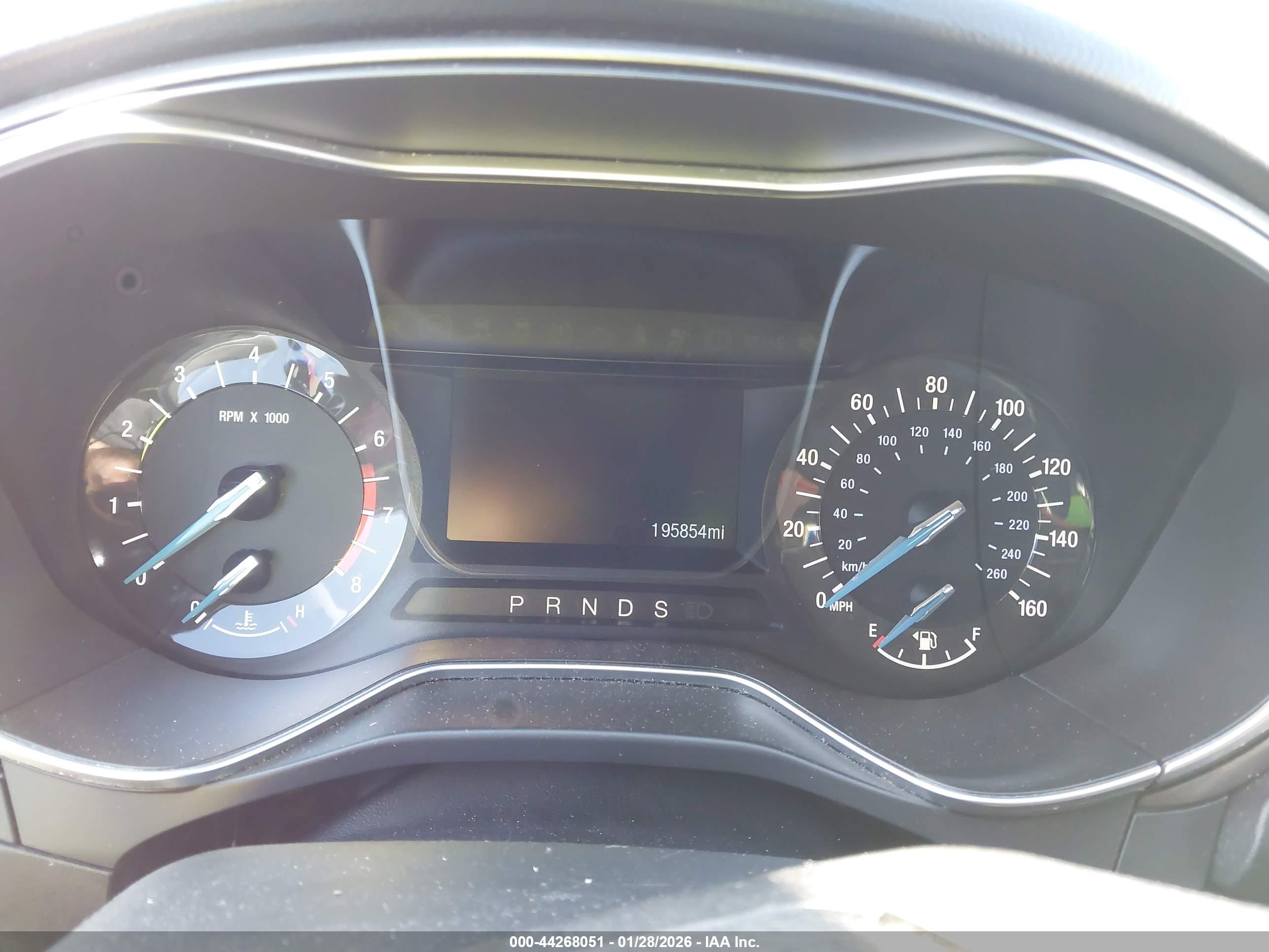 FORD FUSION image 7