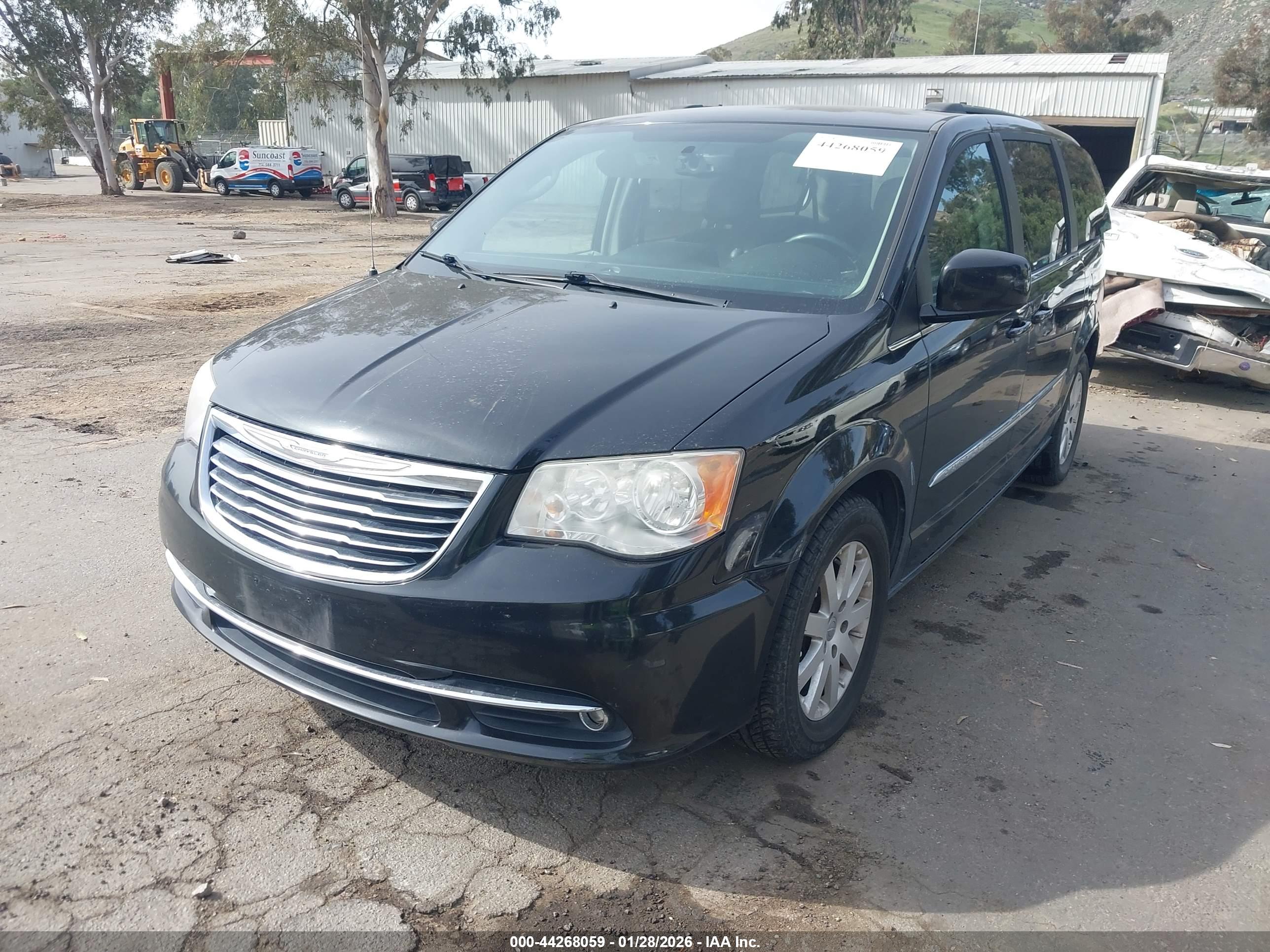 CHRYSLER TOWN image 2