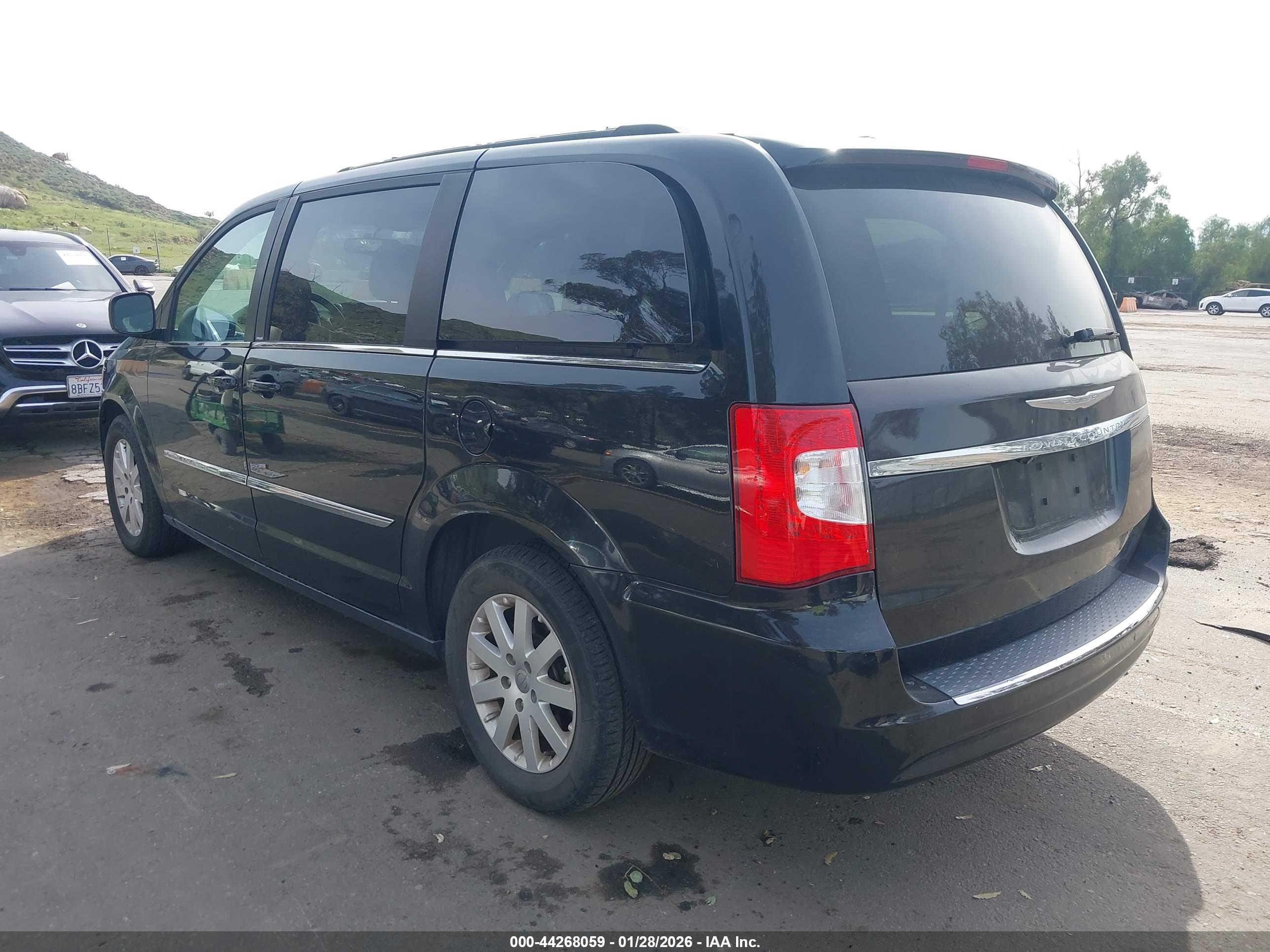 CHRYSLER TOWN image 3