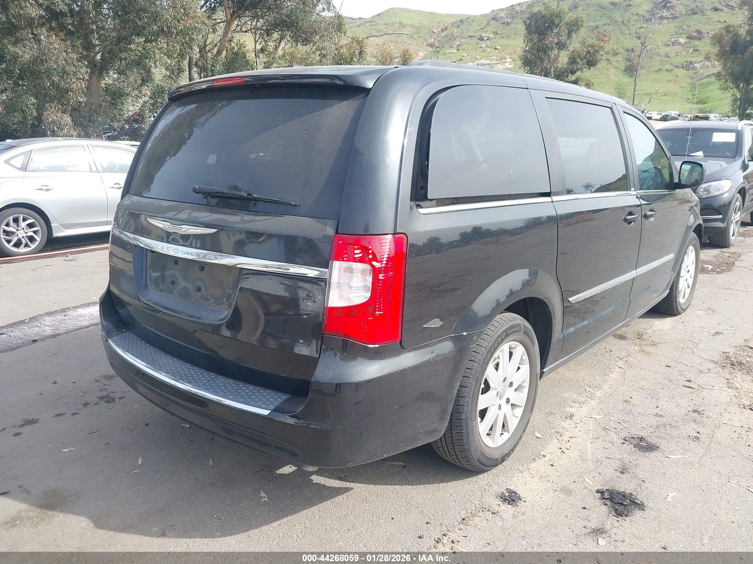 CHRYSLER TOWN image 4