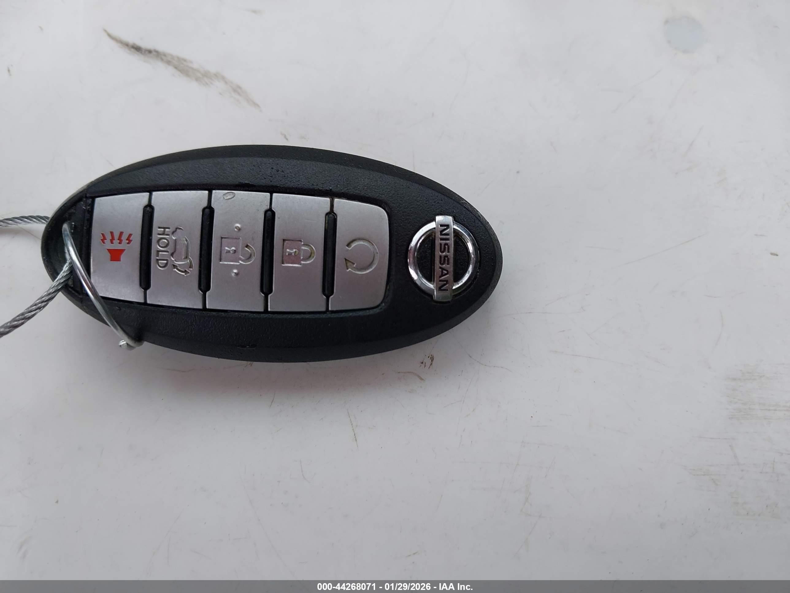 NISSAN ROGUE image 11