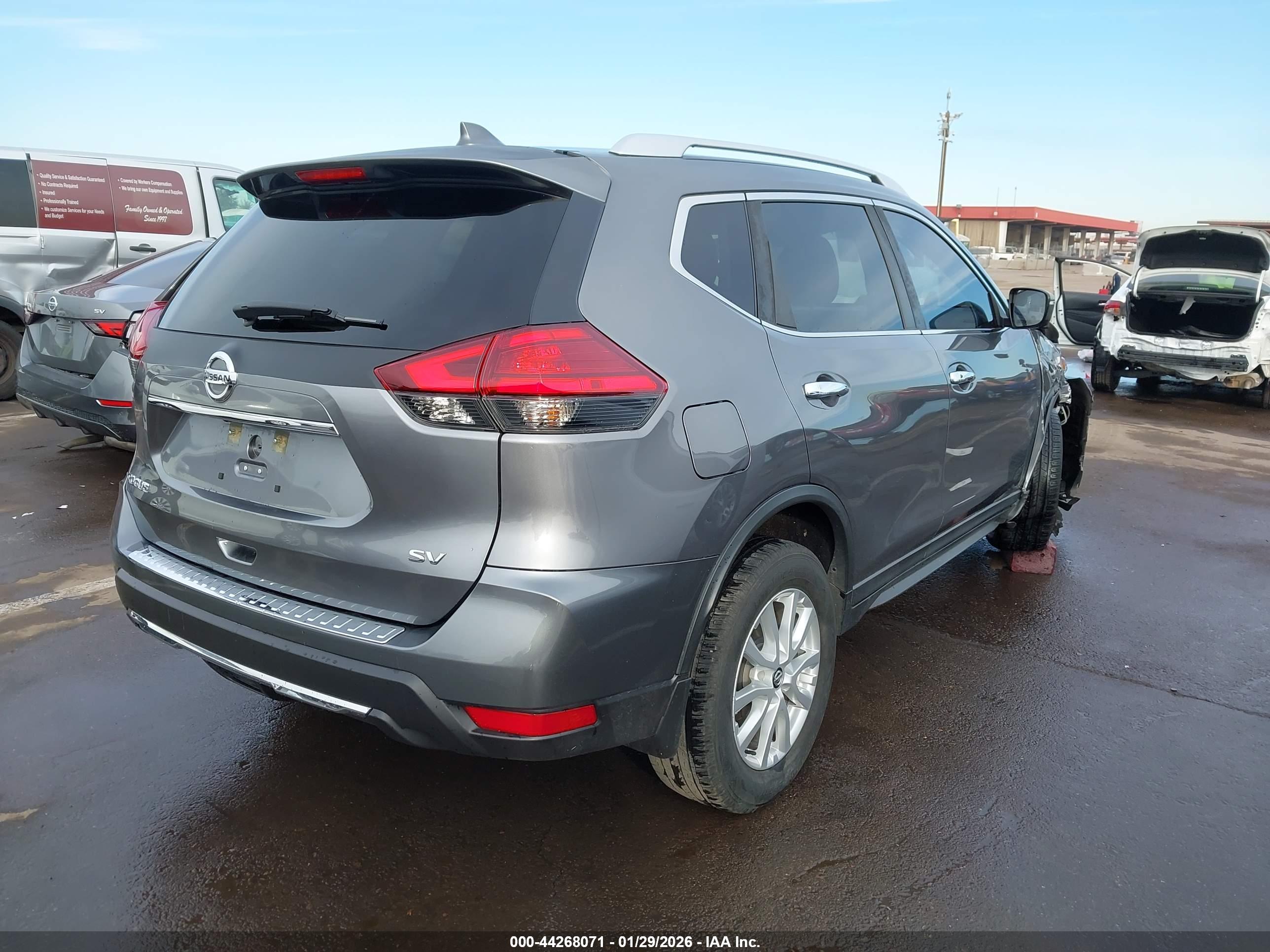 NISSAN ROGUE image 4