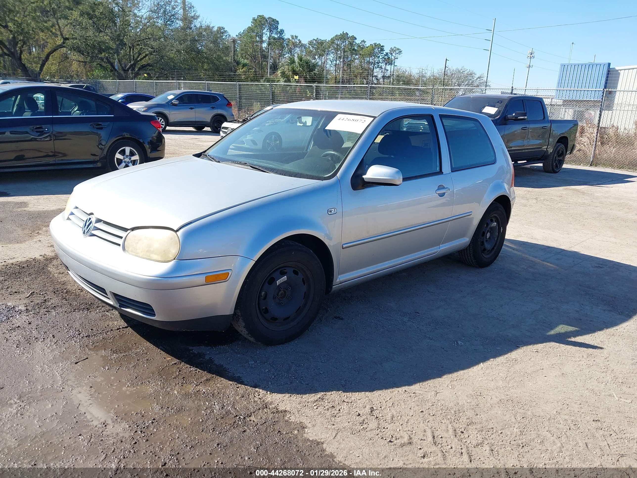 VOLKSWAGEN GOLF image 2