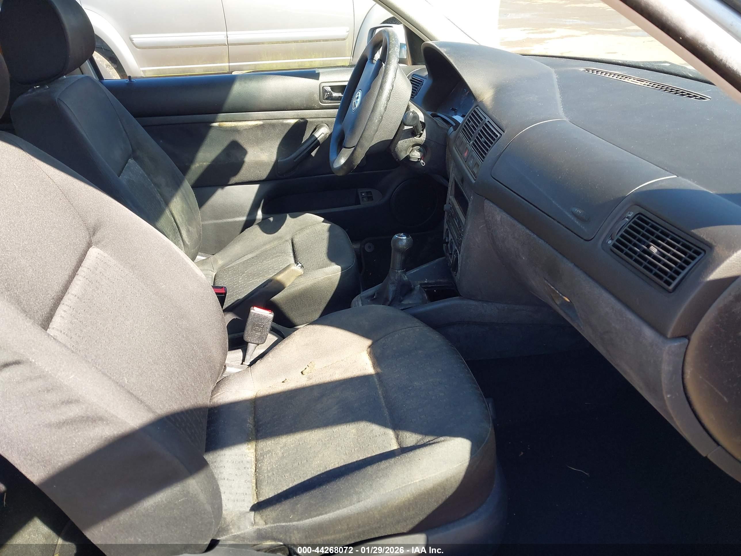 VOLKSWAGEN GOLF image 5