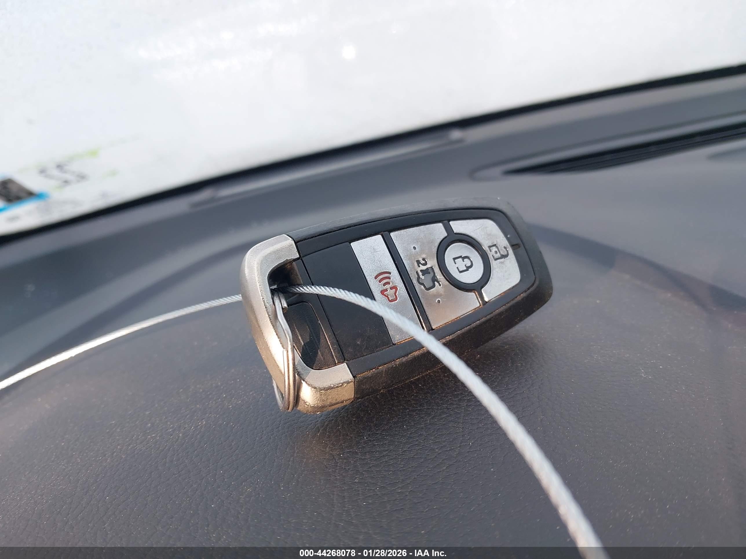 FORD FUSION image 11
