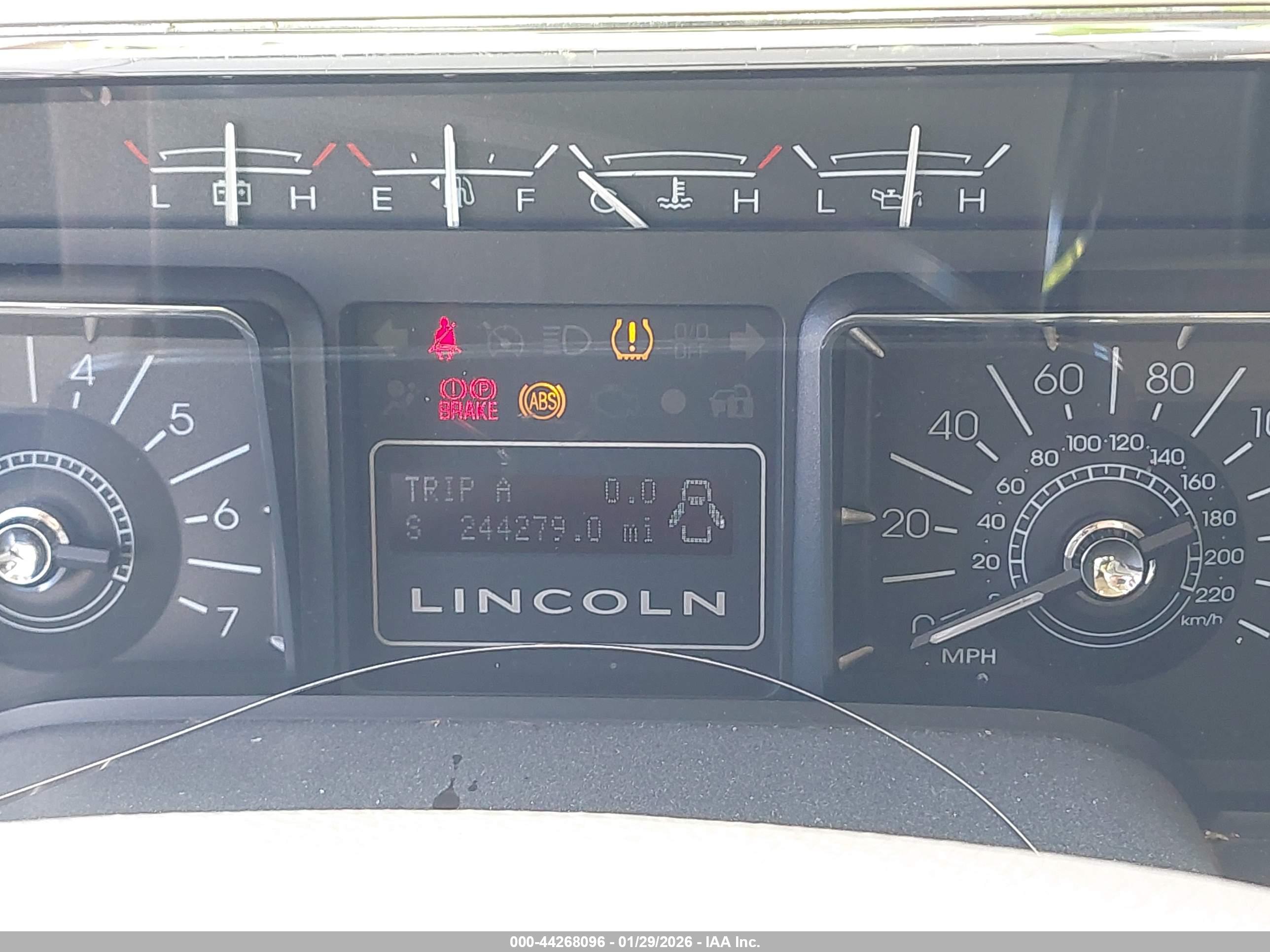 LINCOLN NAVIGATOR image 7