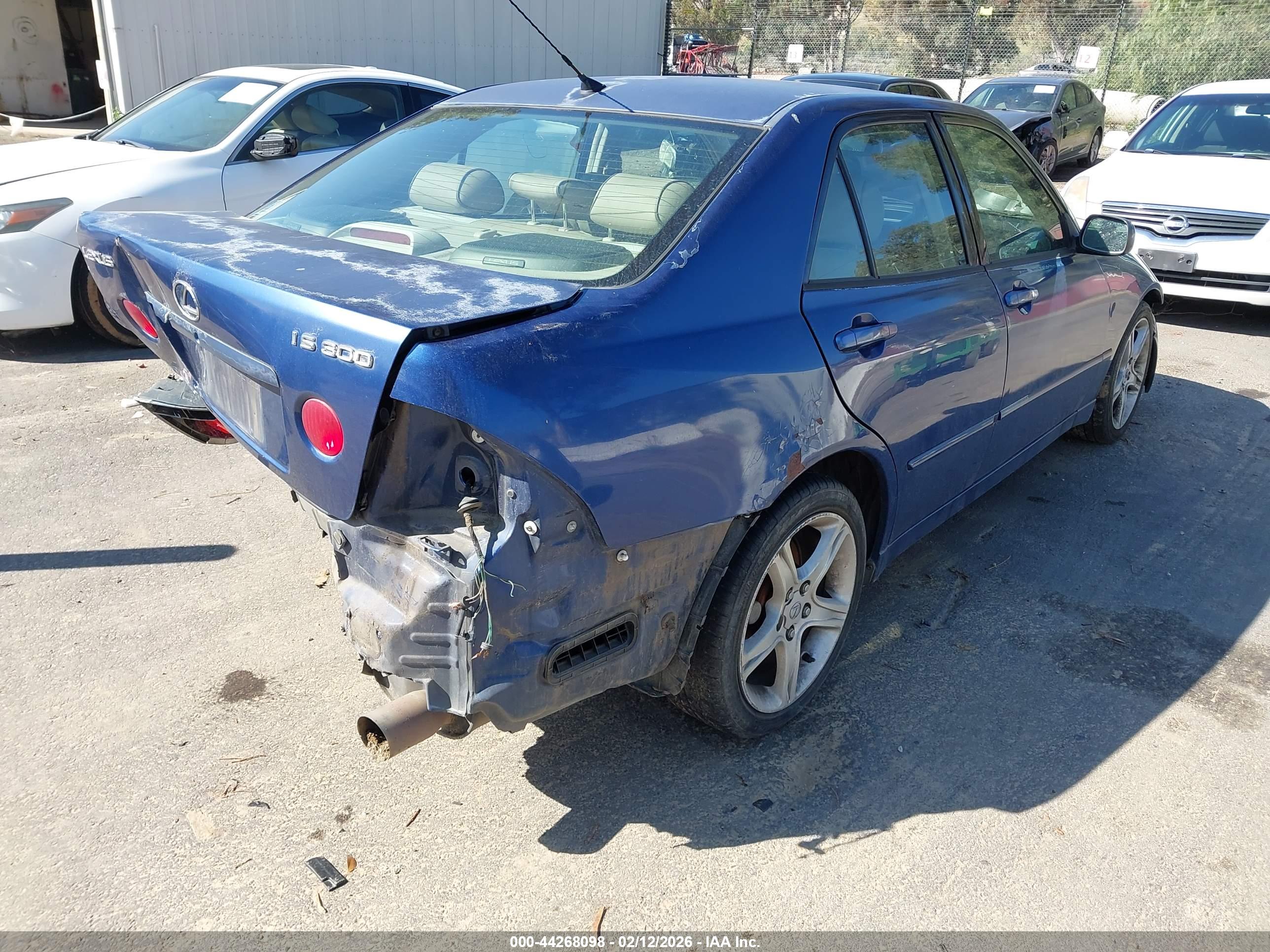 LEXUS IS image 4