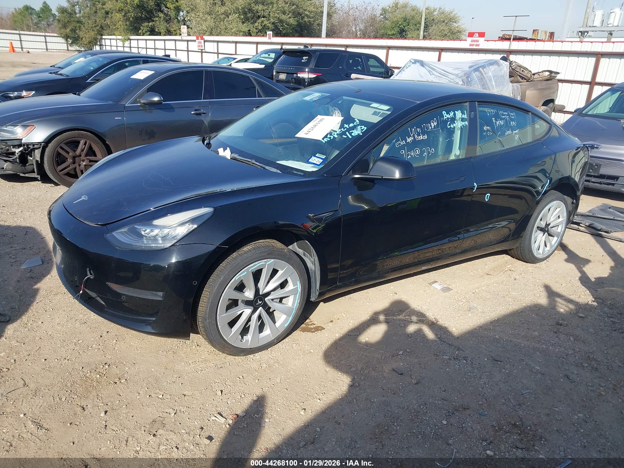 TESLA MODEL image 2
