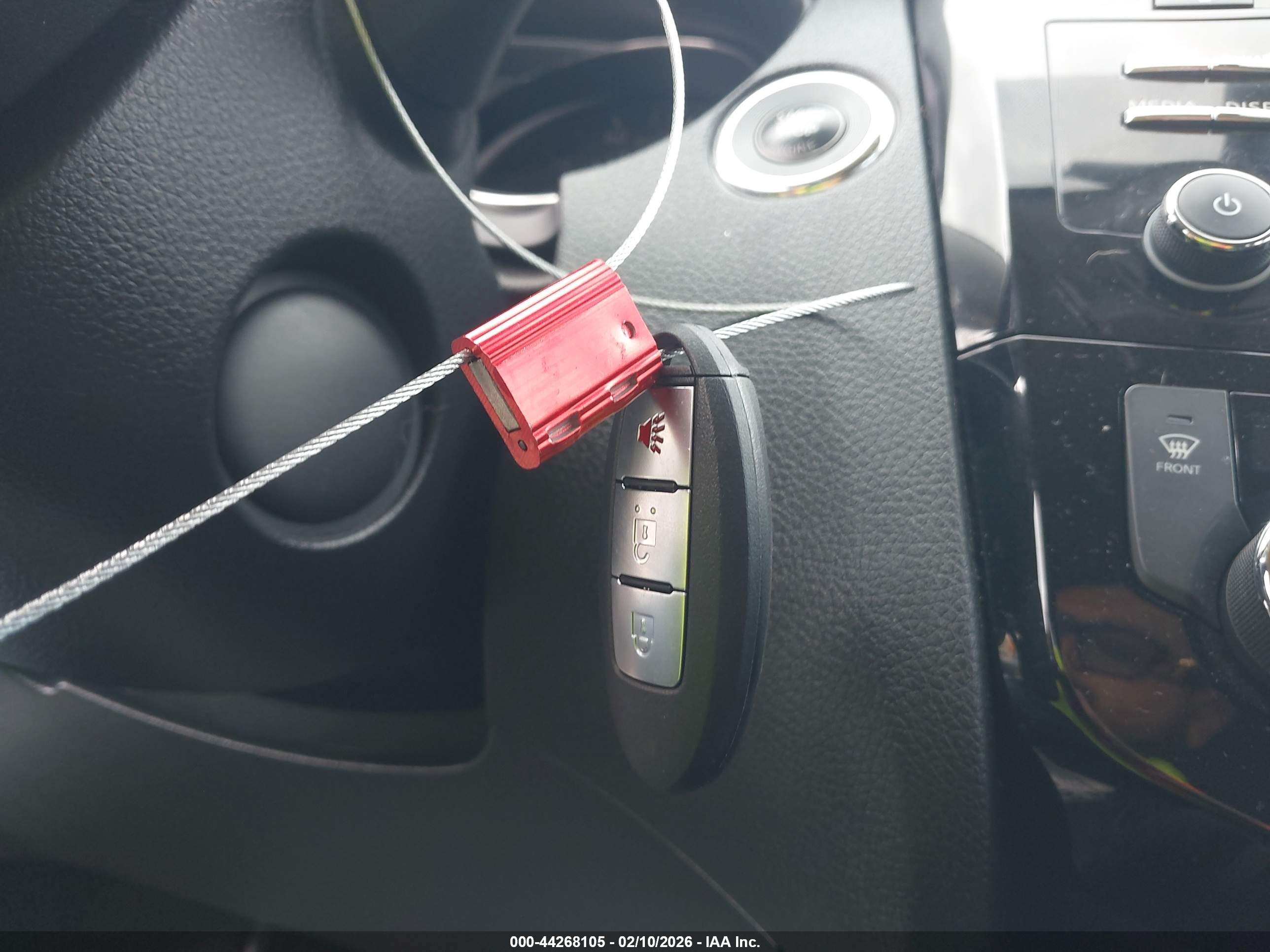 NISSAN ROGUE image 11