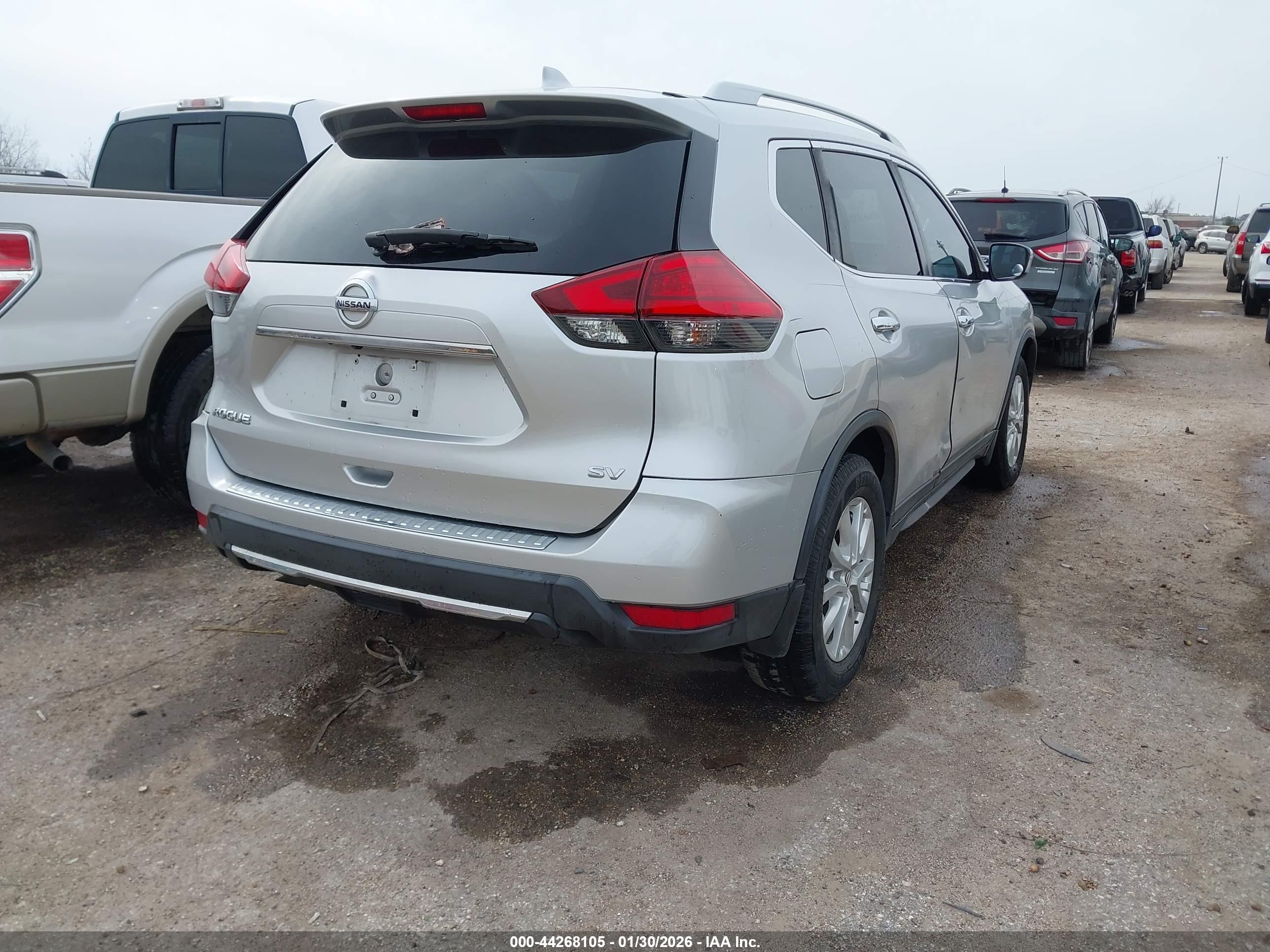 NISSAN ROGUE image 4