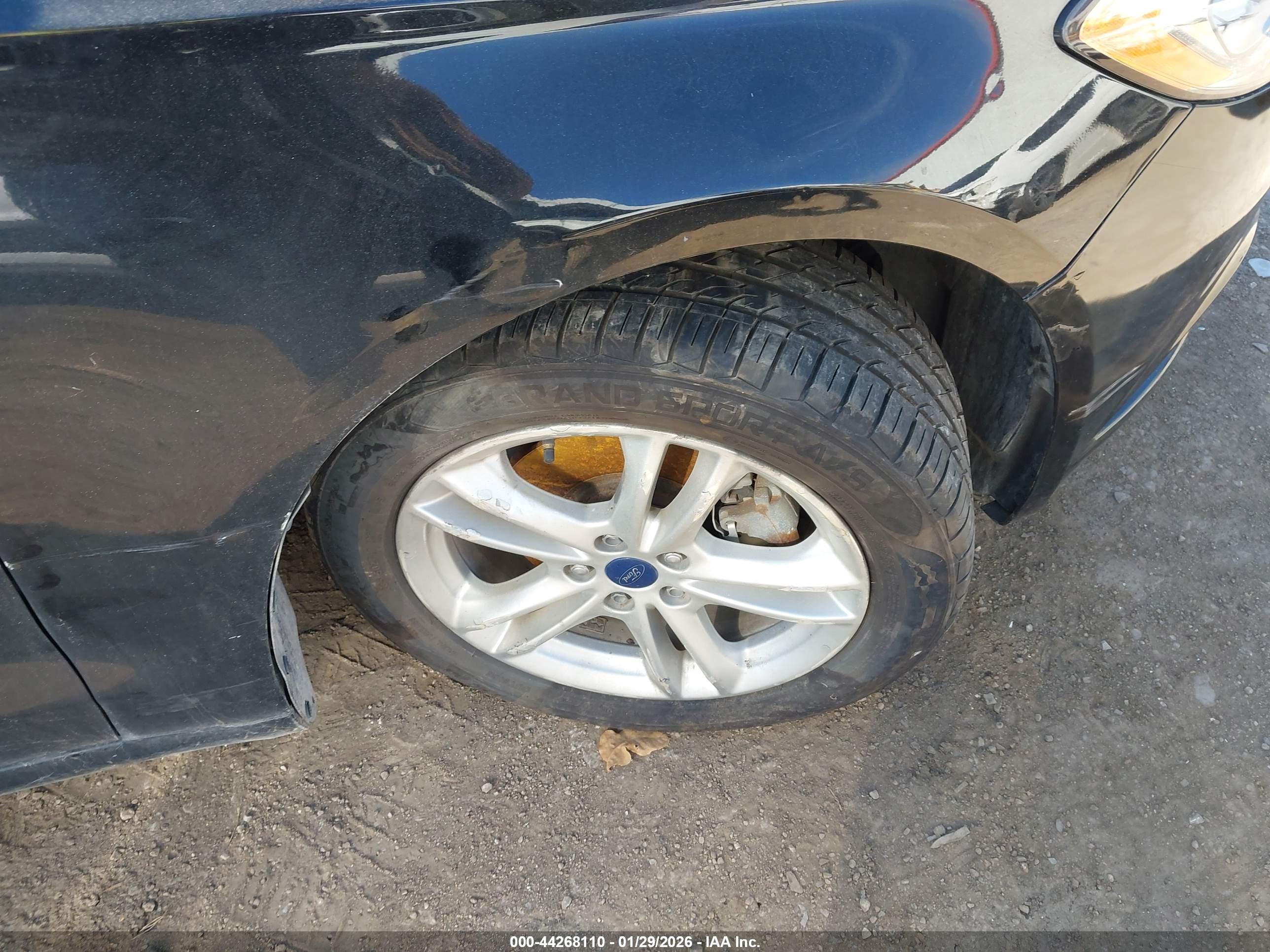 FORD FUSION image 6