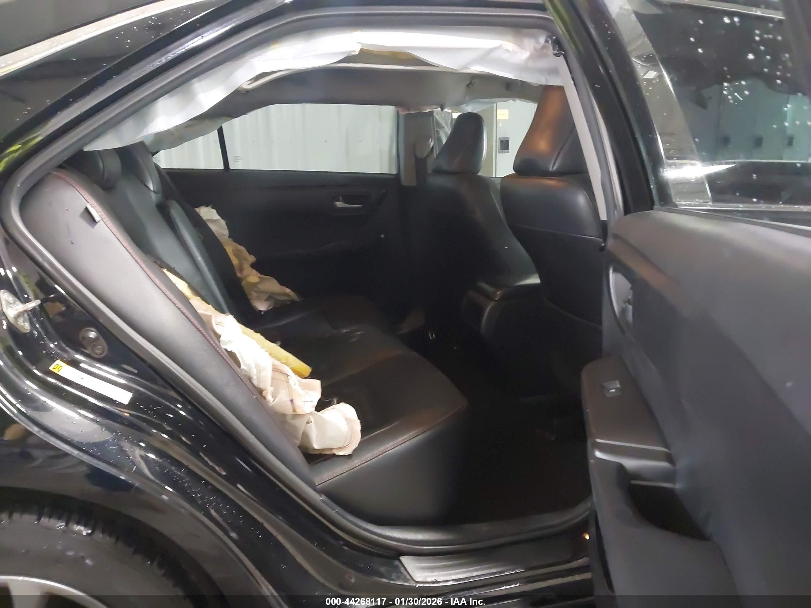 TOYOTA CAMRY image 8
