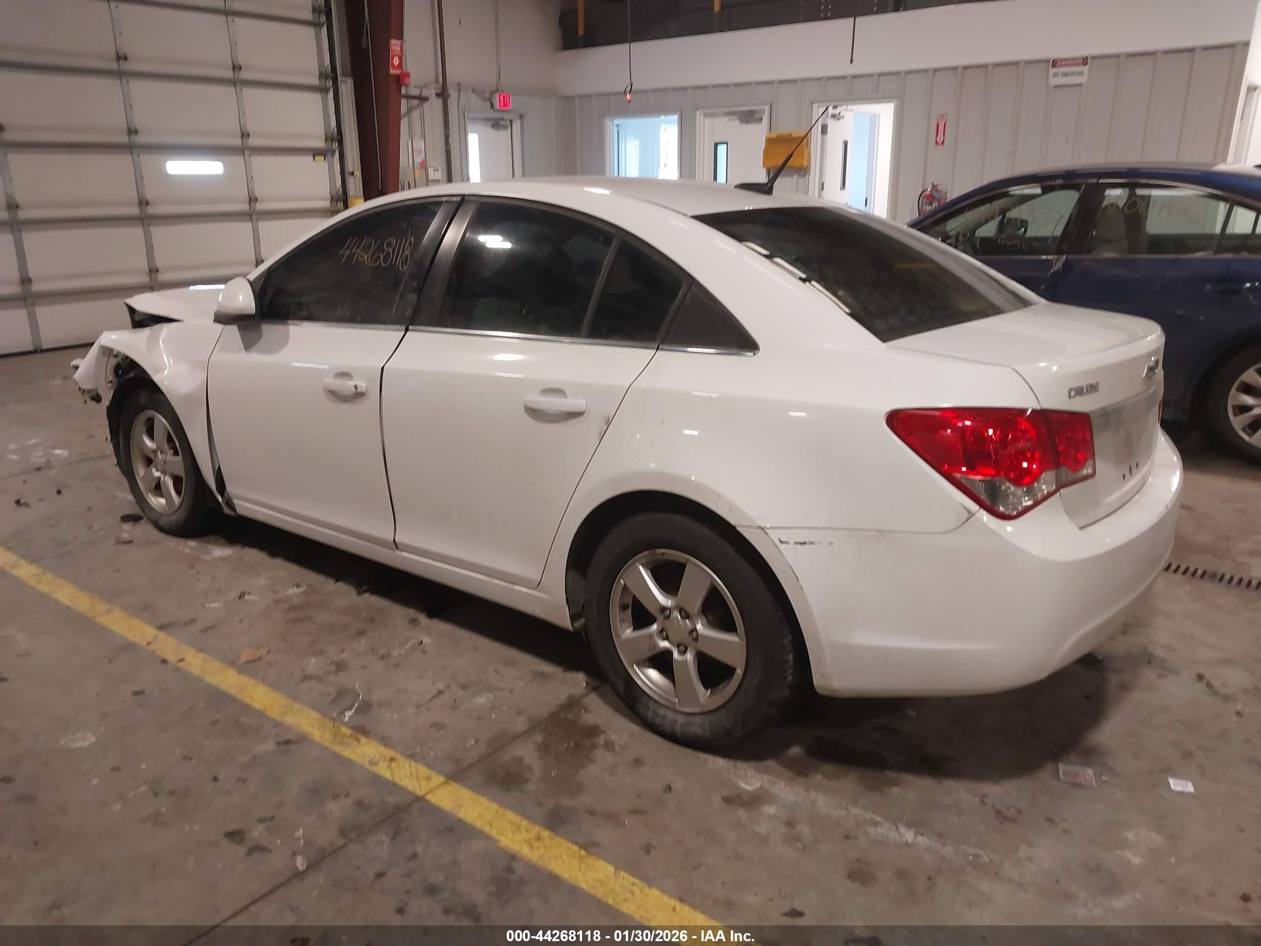 CHEVROLET CRUZE image 3