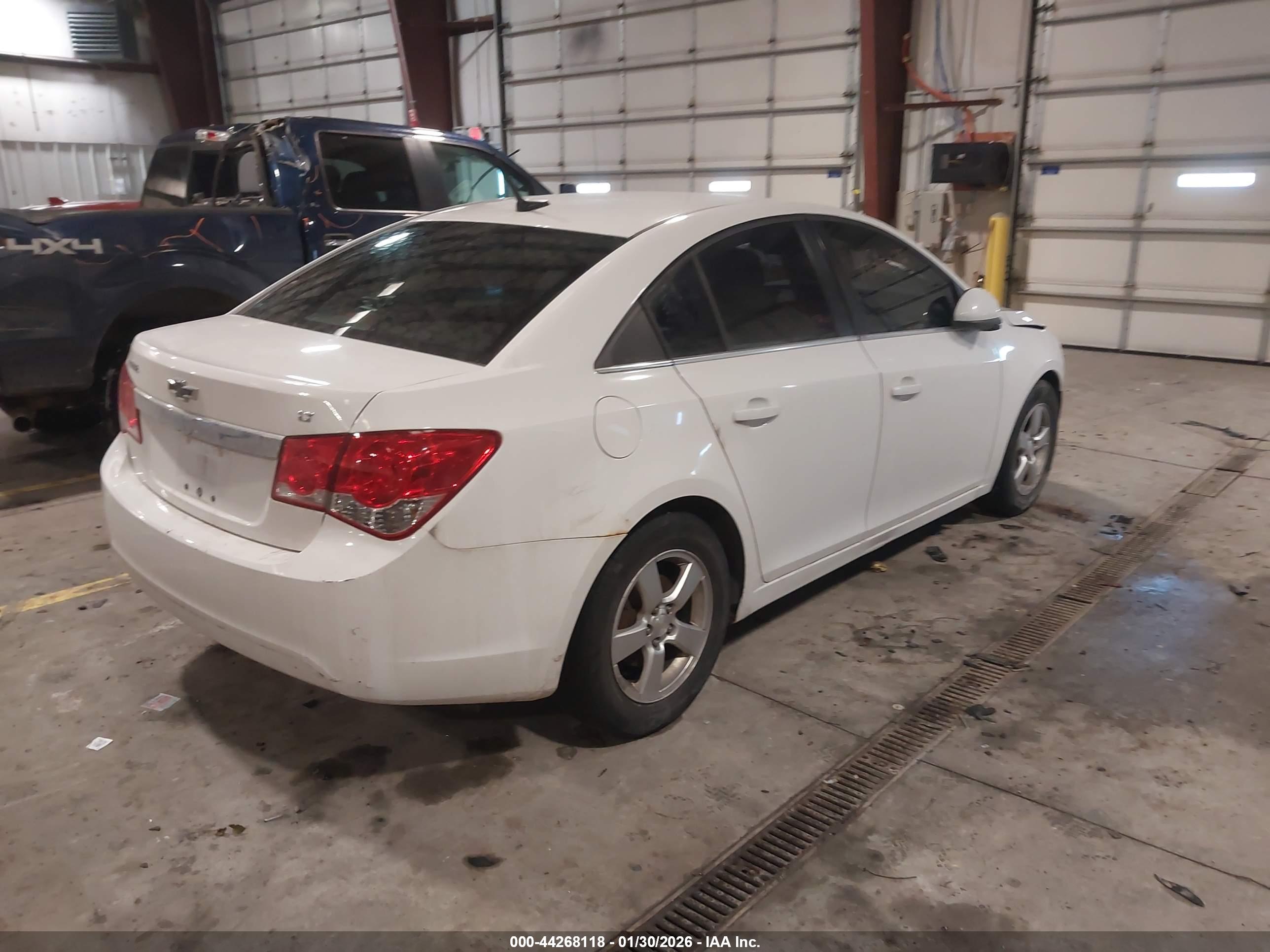 CHEVROLET CRUZE image 4