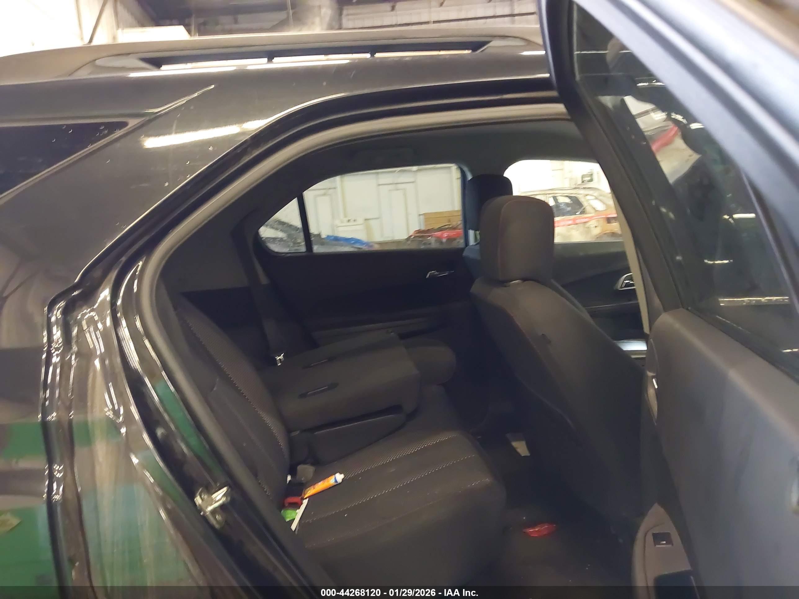 CHEVROLET EQUINOX image 8