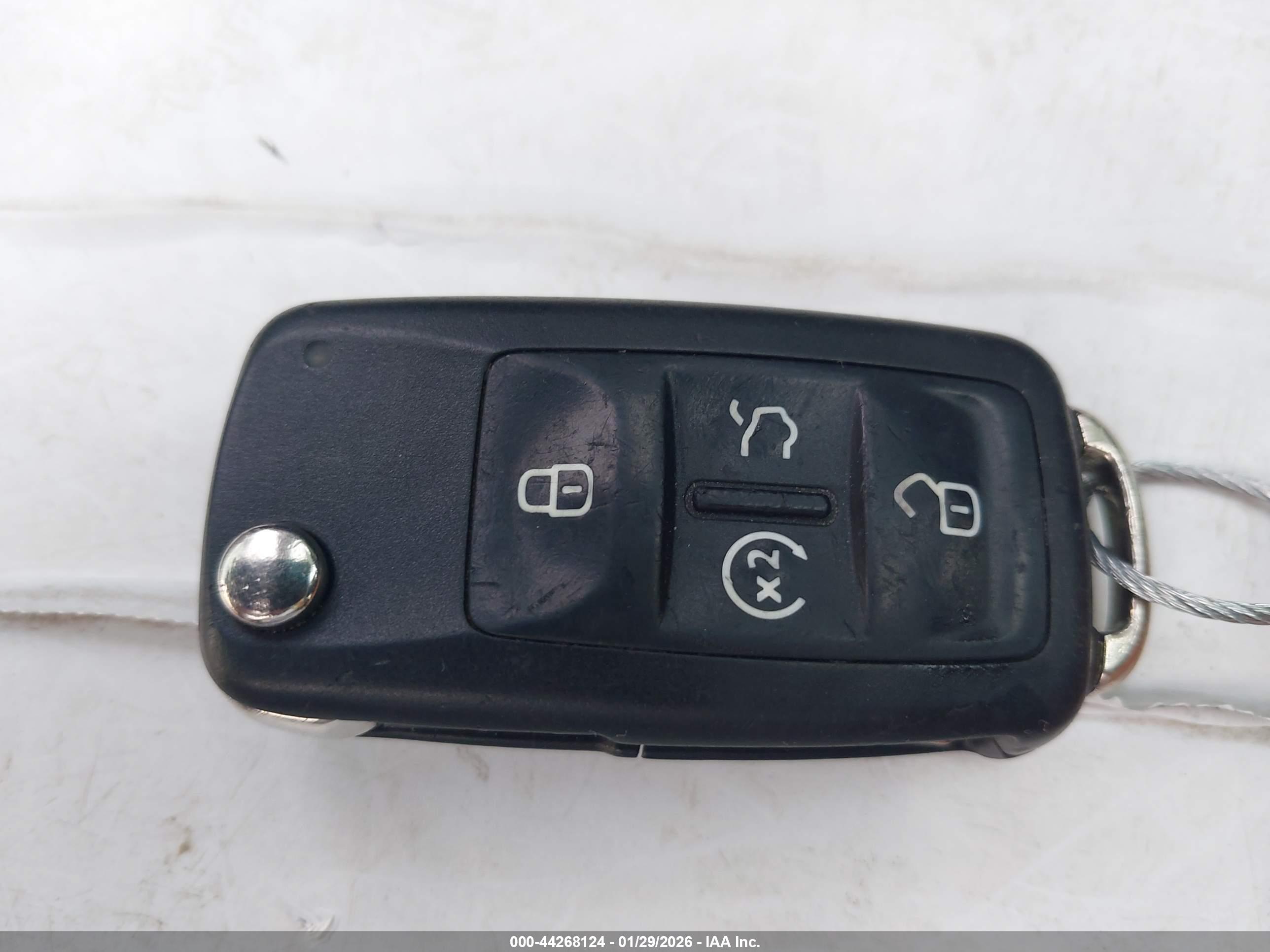 VOLKSWAGEN PASSAT image 11