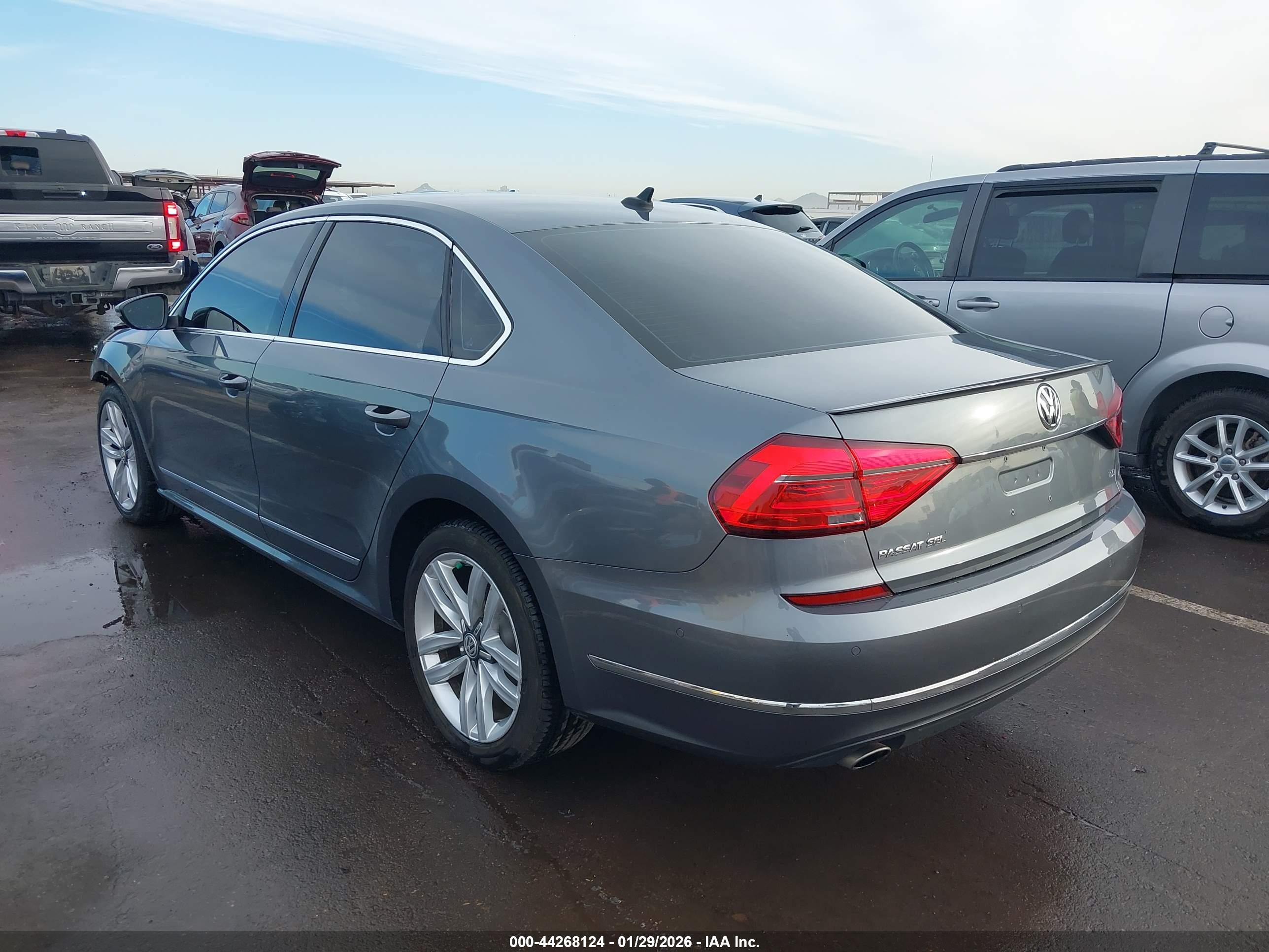 VOLKSWAGEN PASSAT image 3