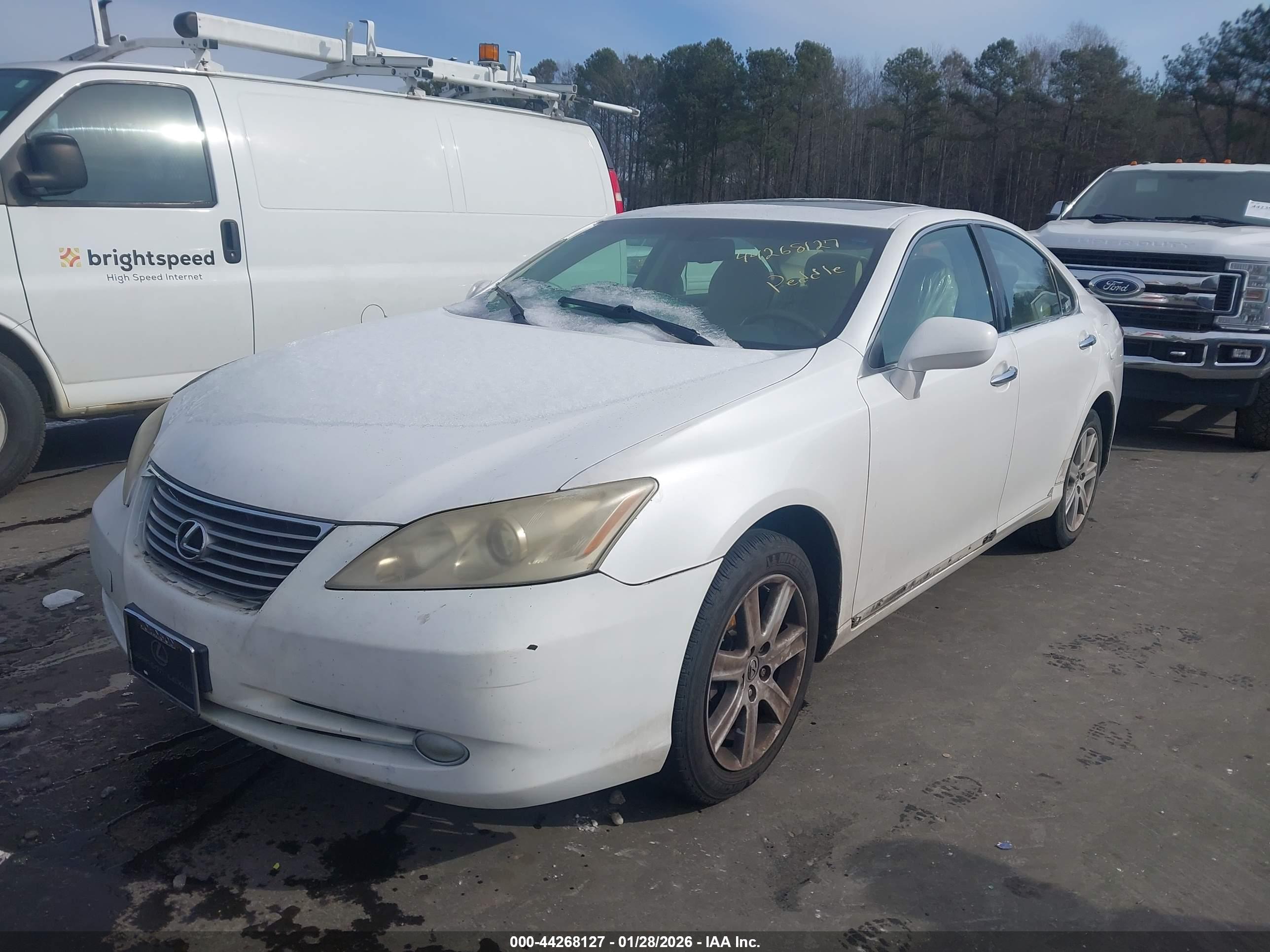 LEXUS ES image 2