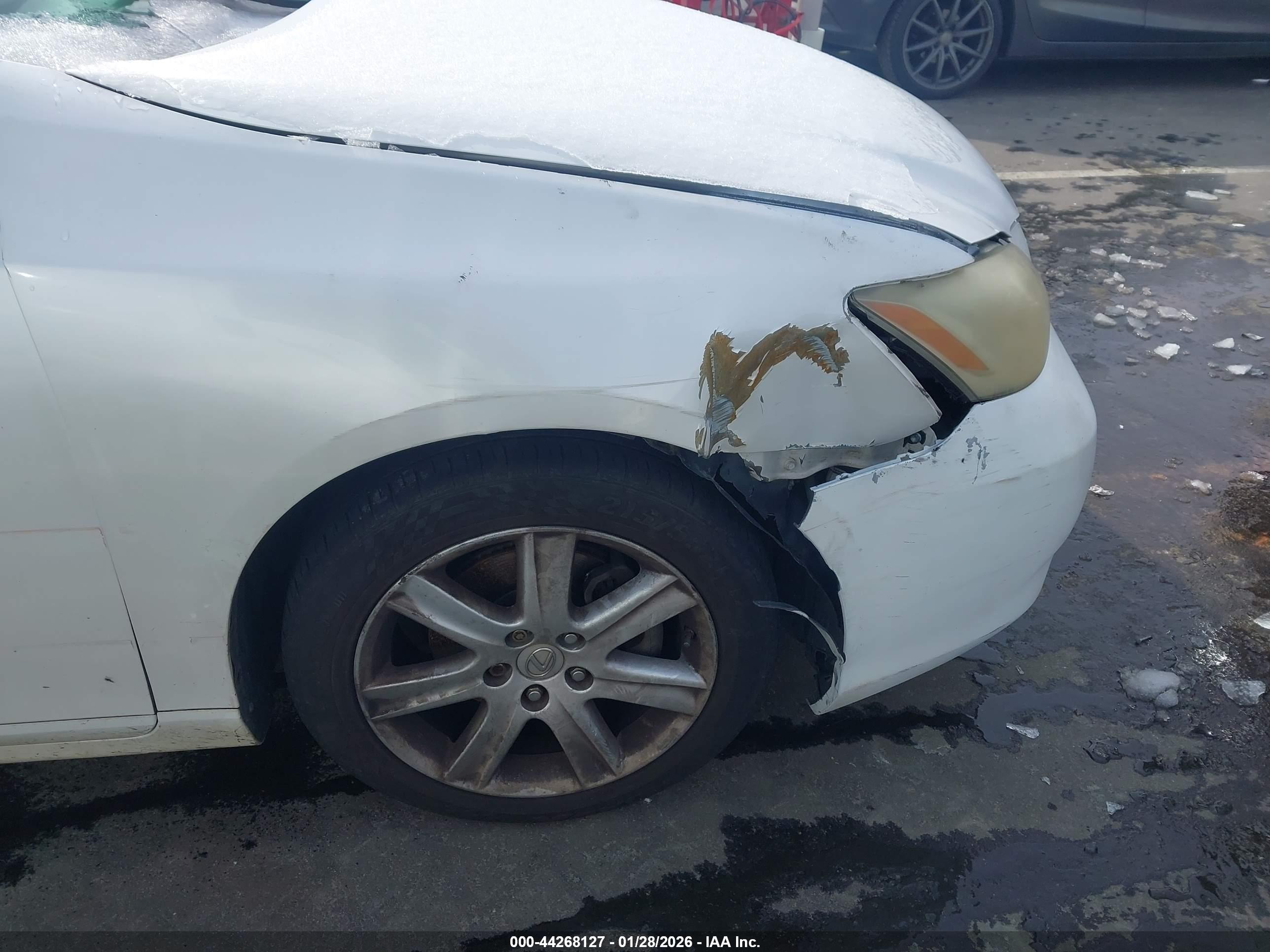 LEXUS ES image 6