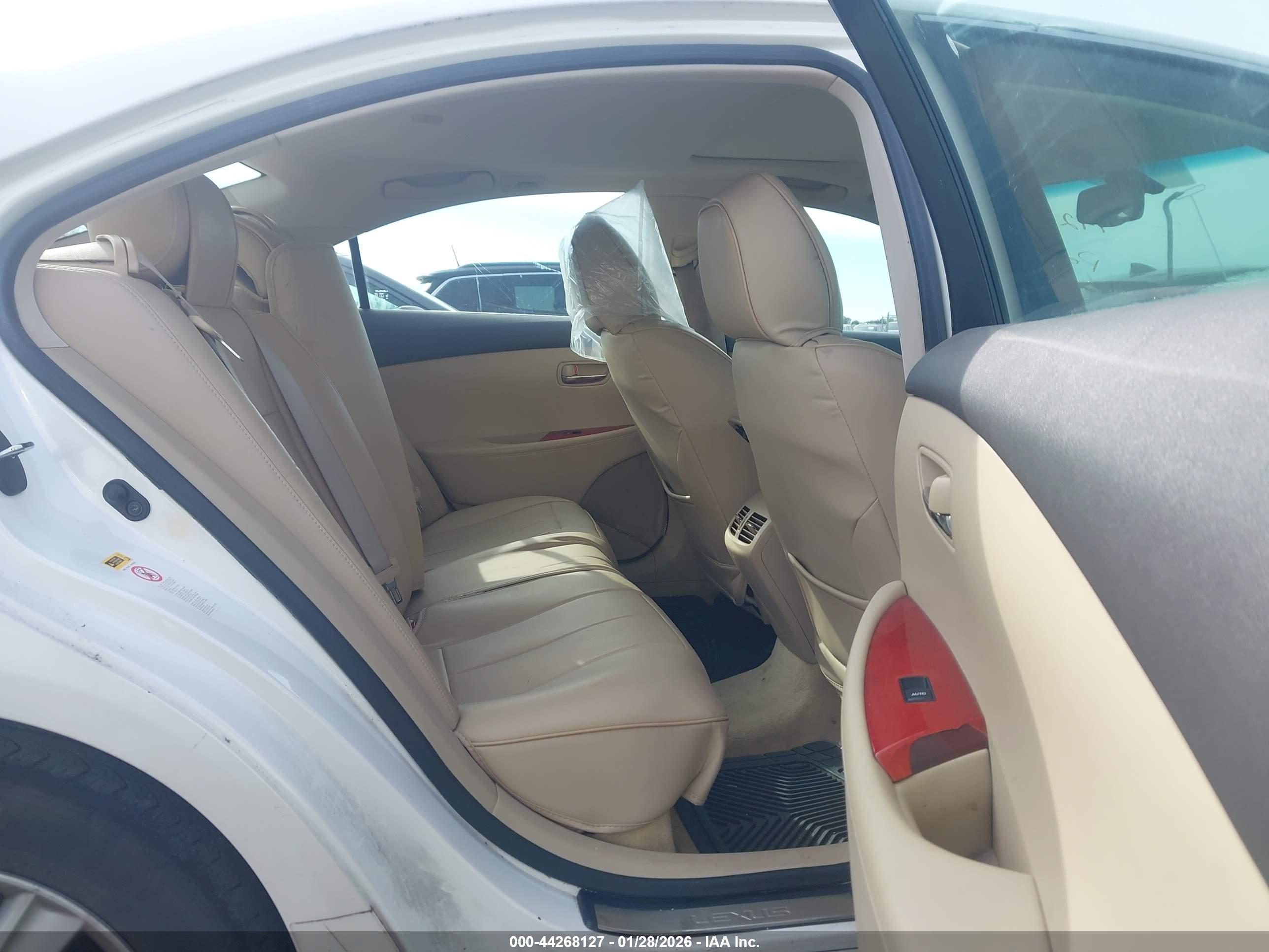LEXUS ES image 8
